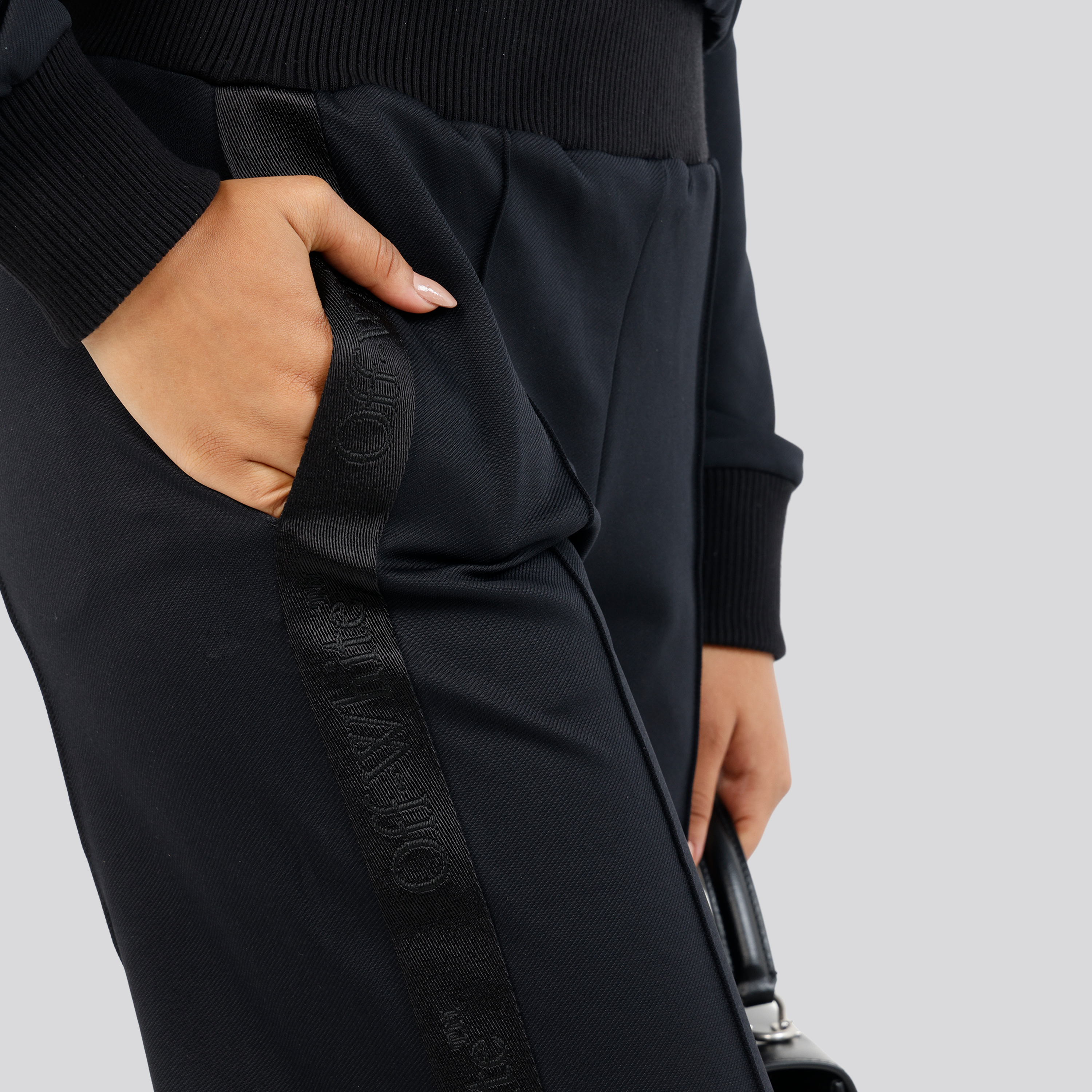 Pantalón Negro Off-White Side Logoband