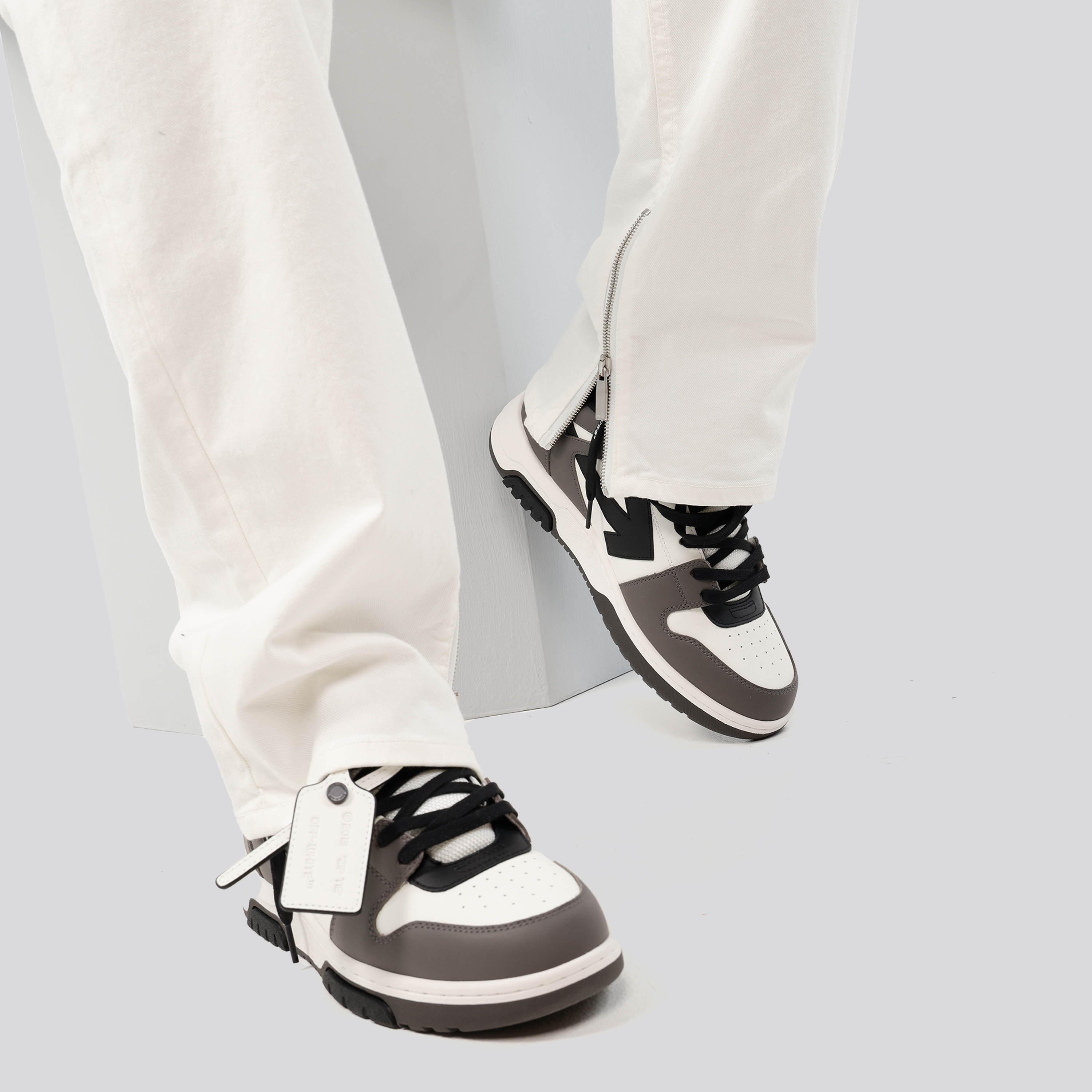 Sneakers Gris Off-White "OOO"