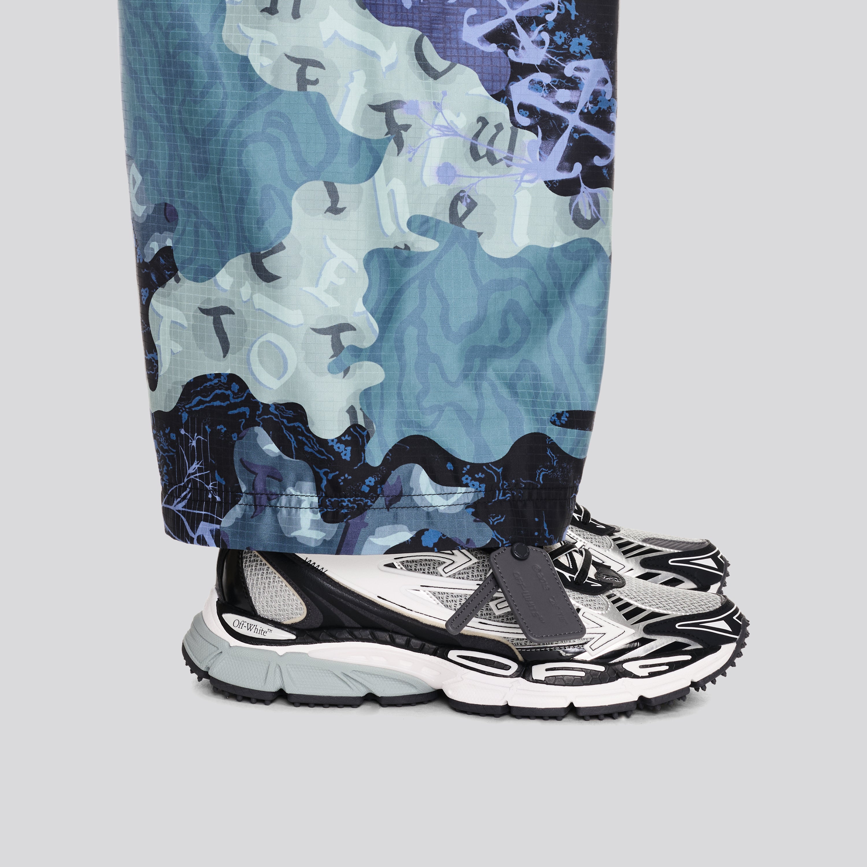 Sneakers Negro Gris Off-White Verde "Be Right Back"