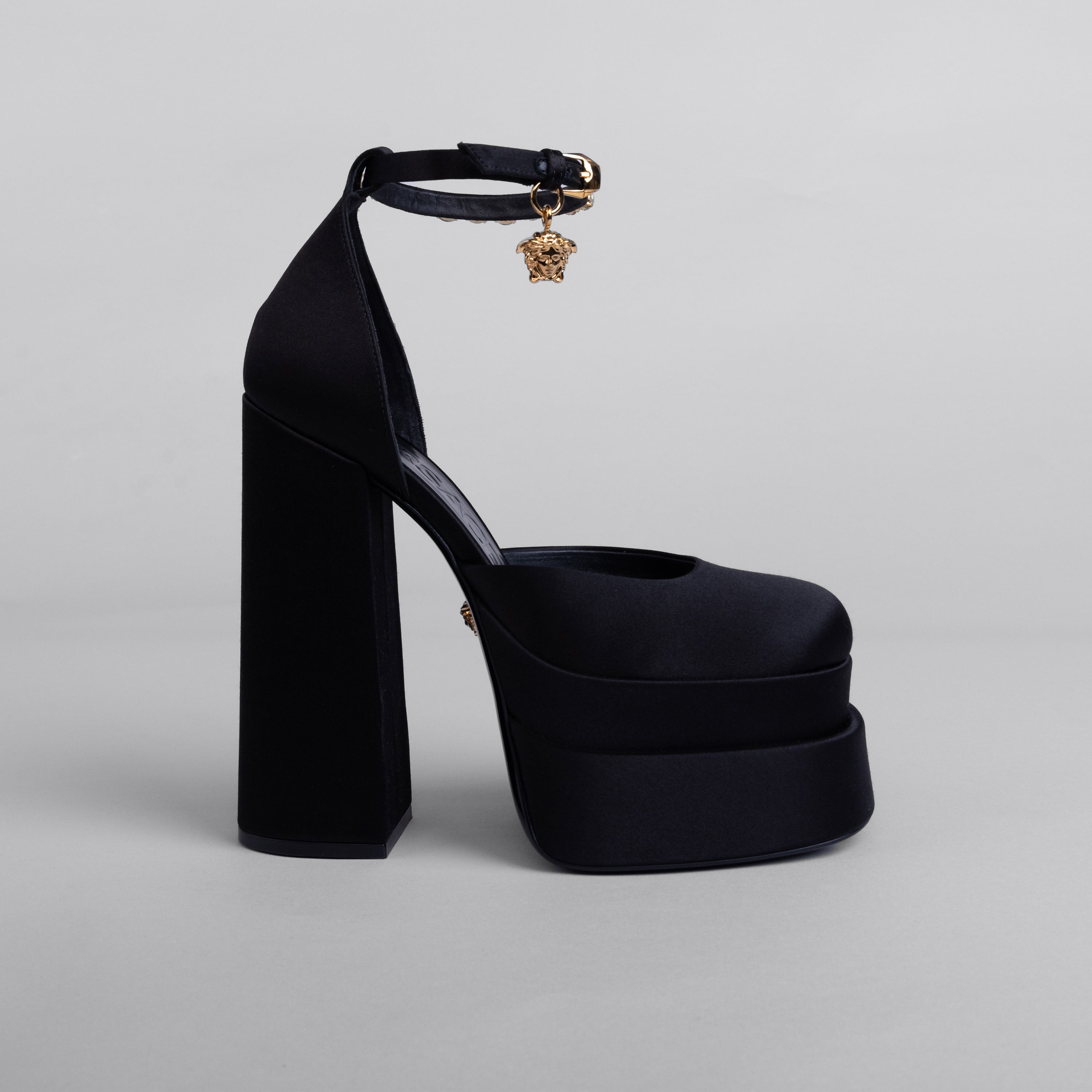 Tacones Negros Versace Medusa Aevitas / Intrico 155 mm