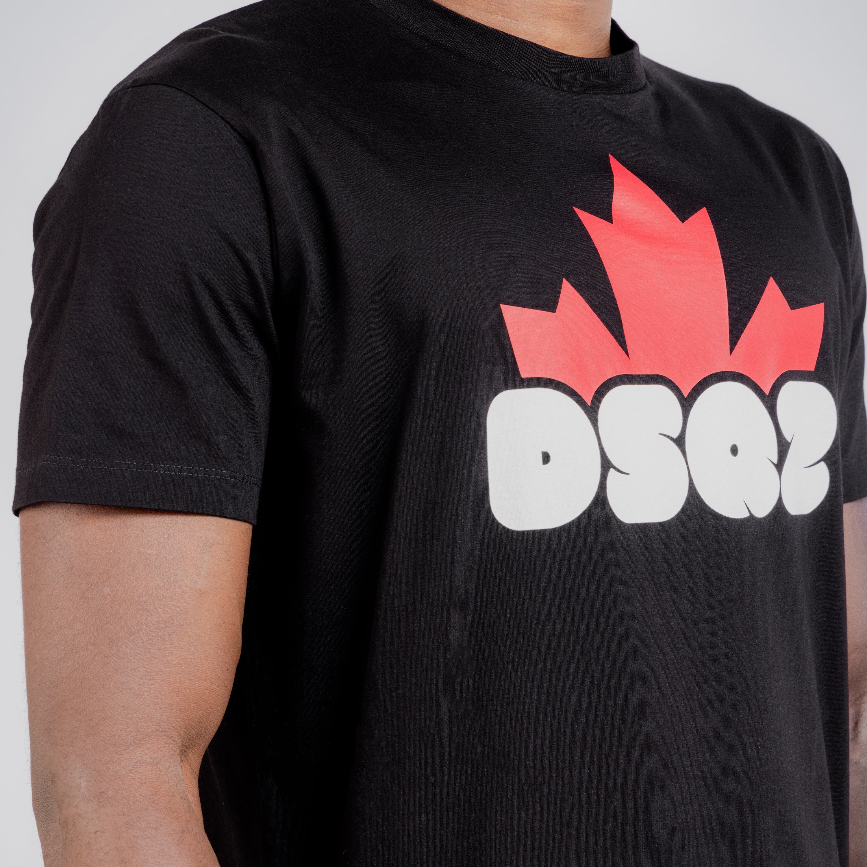 Camiseta Negra Dsquared2 Dsq2 Leaf