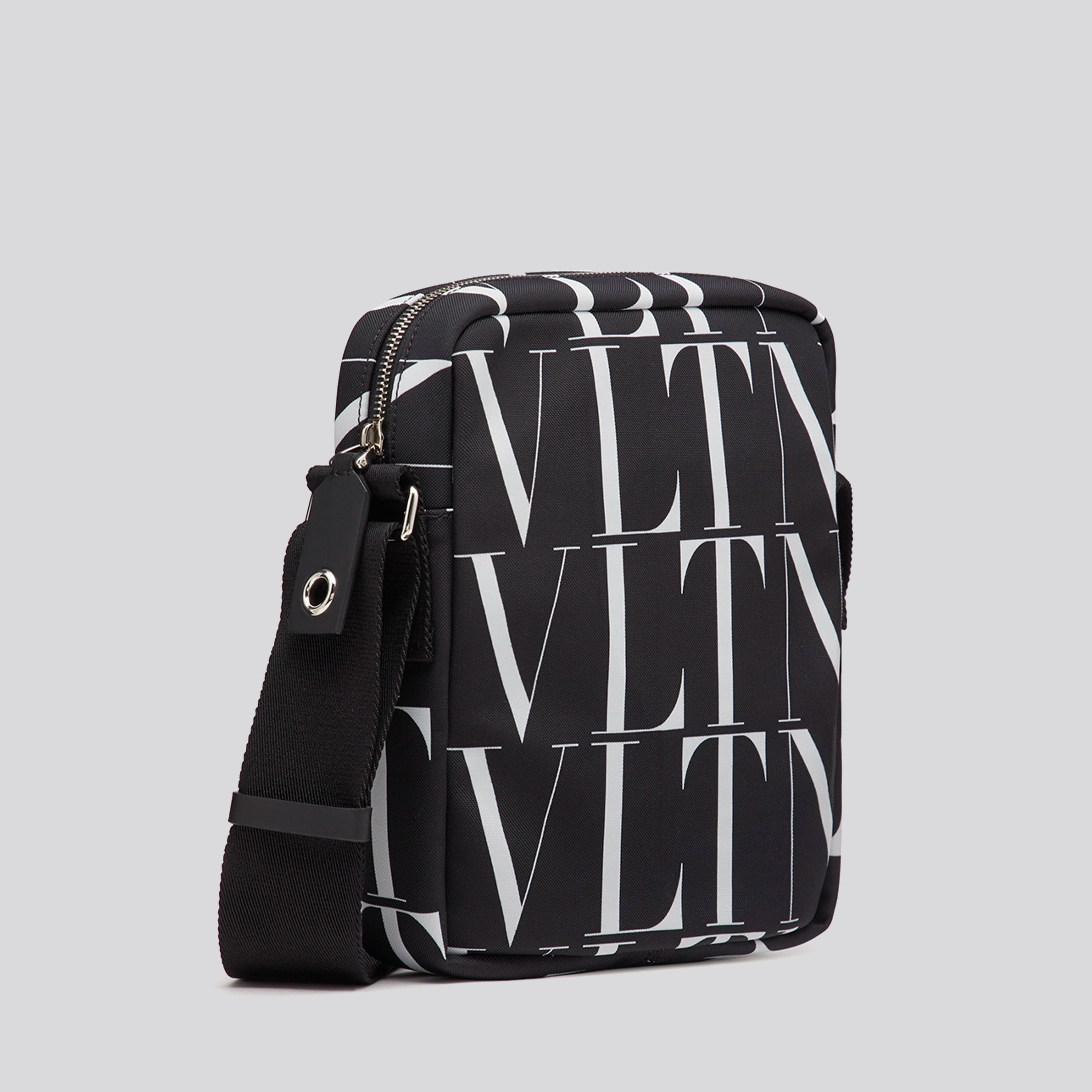 Bolso Negro Valentino Belt Bag Vltn Monogram