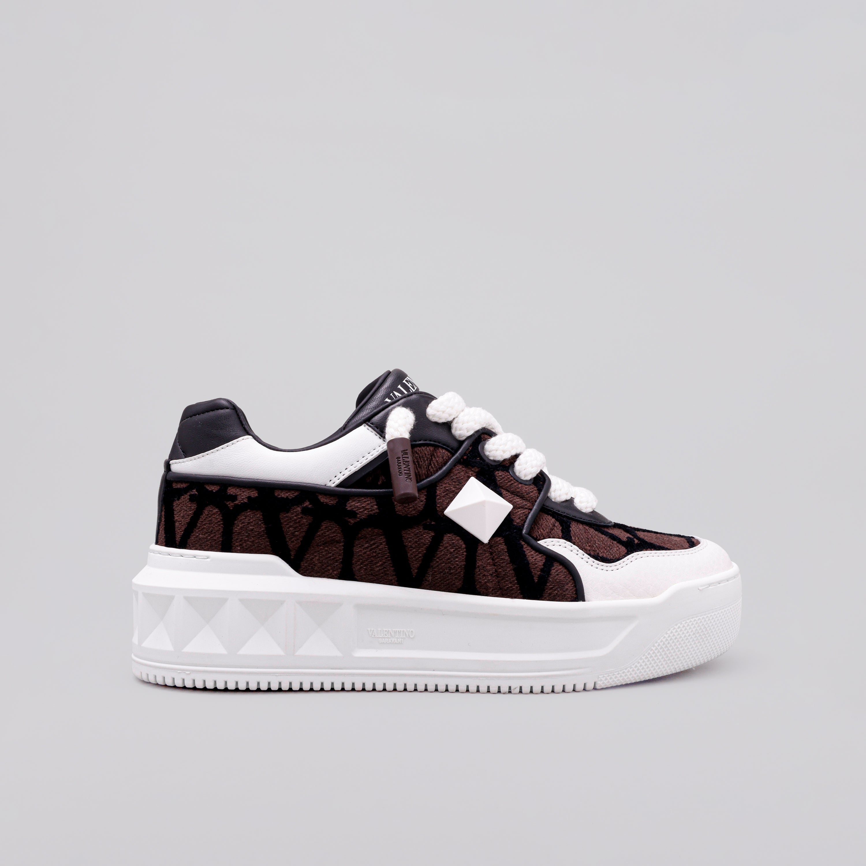 Sneakers Café Negro Valentino One Stud V Monogram