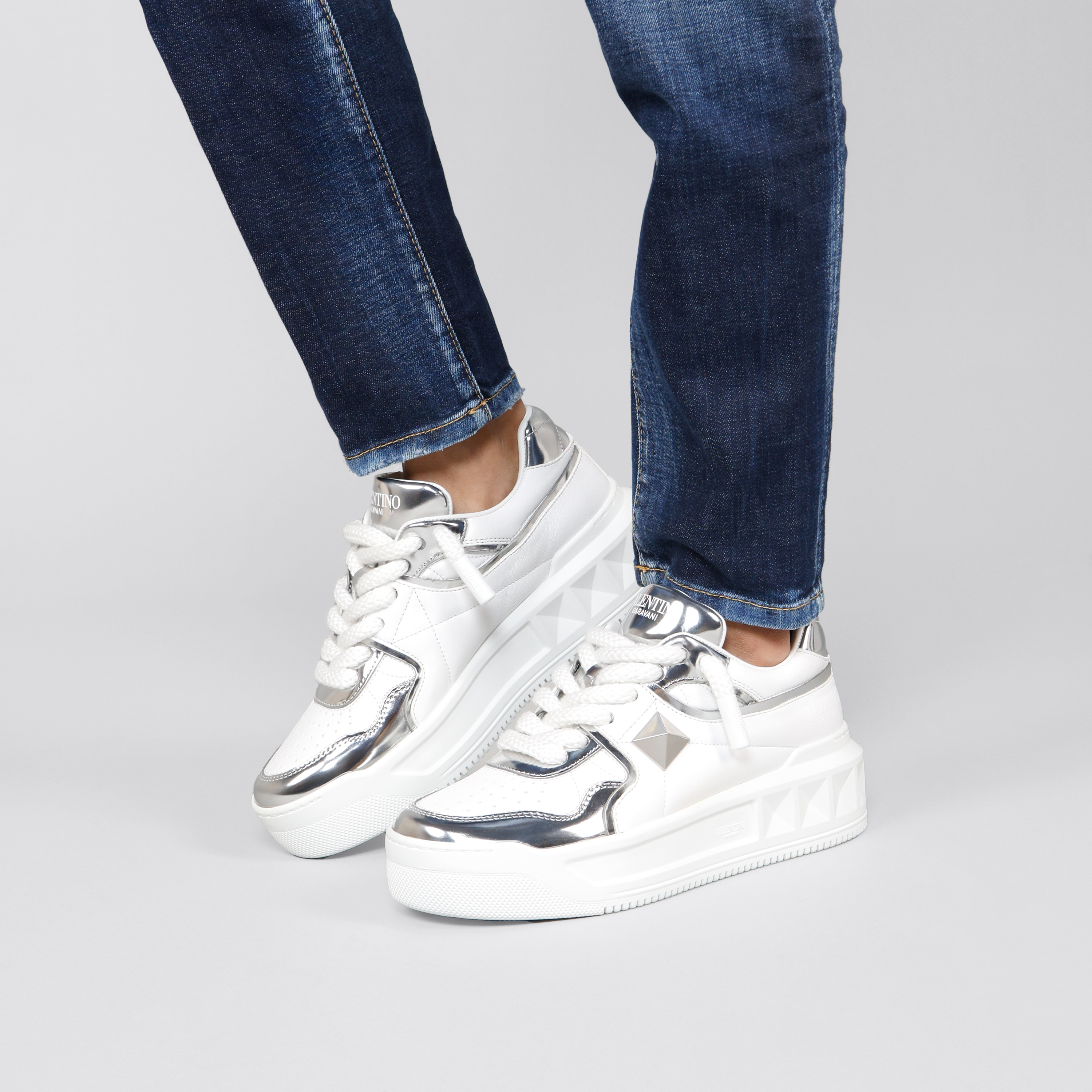 Sneakers Blancos Plateao Valentino One Roman Stud