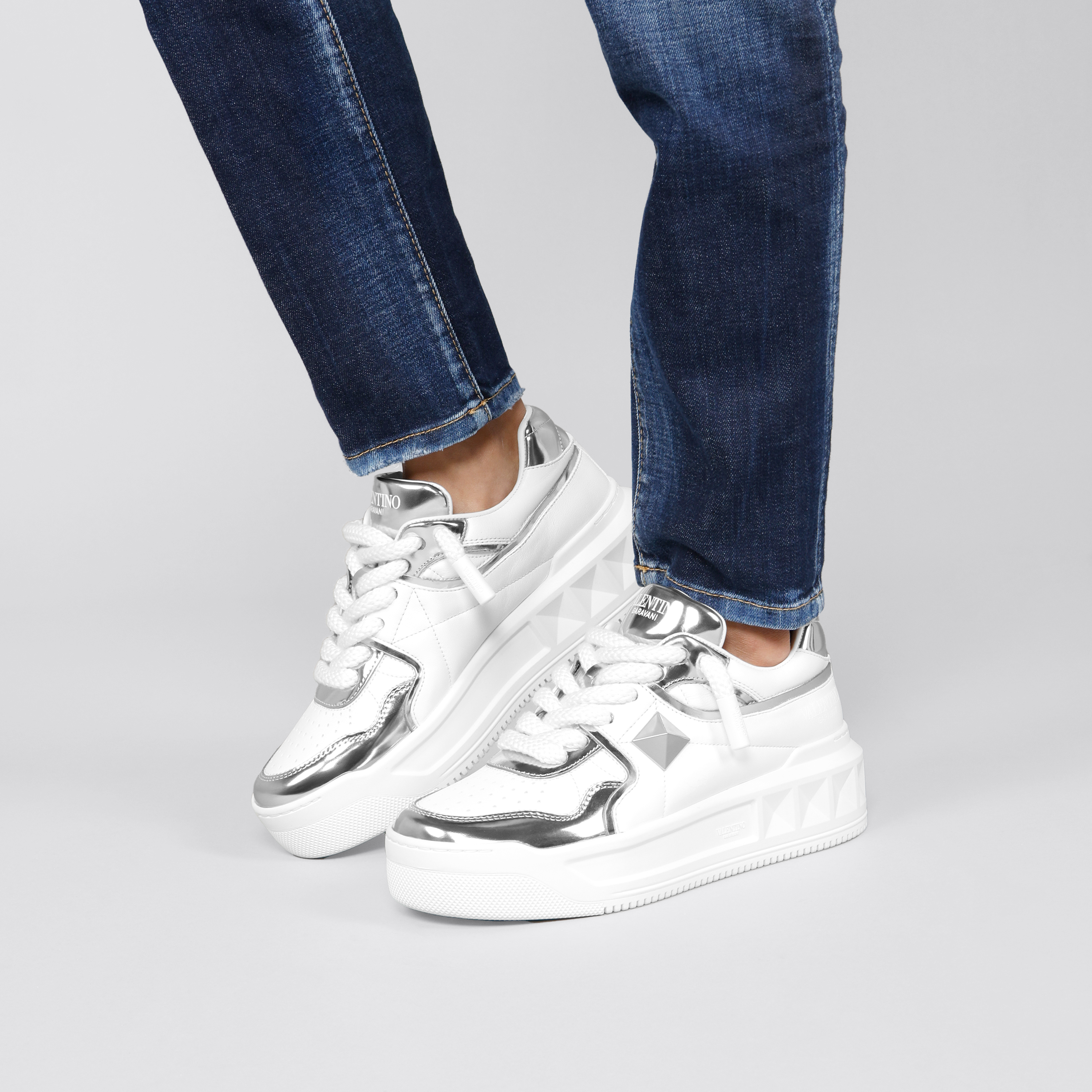 Sneakers Blancos Plateado Valentino One Roman Stud