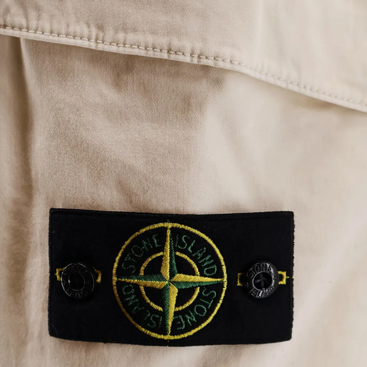 Short Crema Stone Island Twill Old