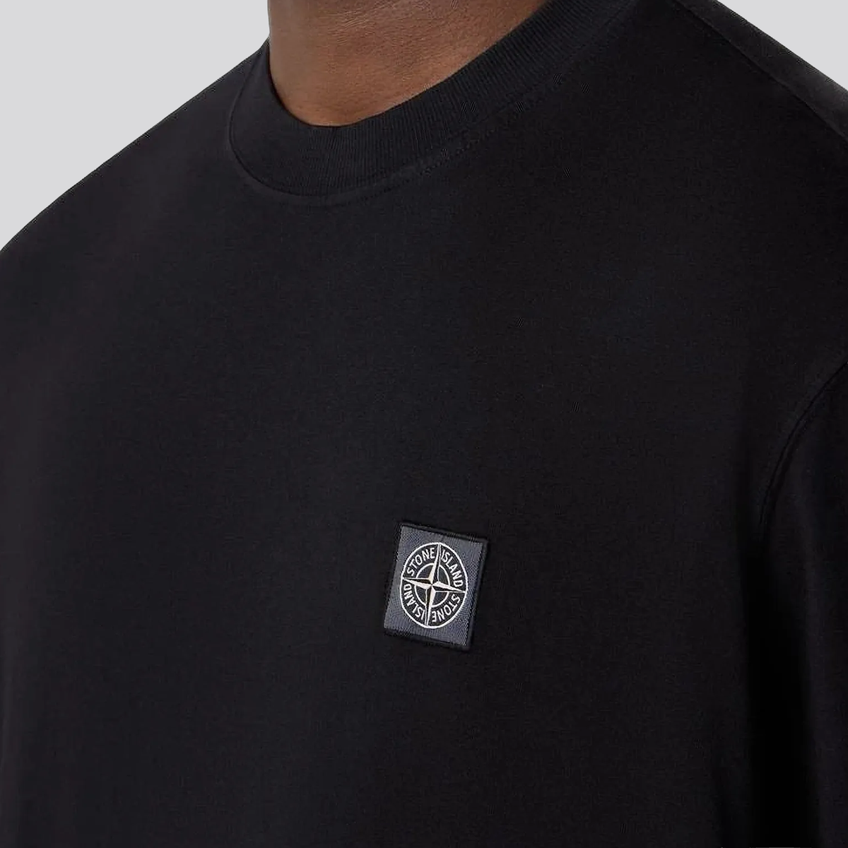 Camiseta Negra Stone Island Embroidered
