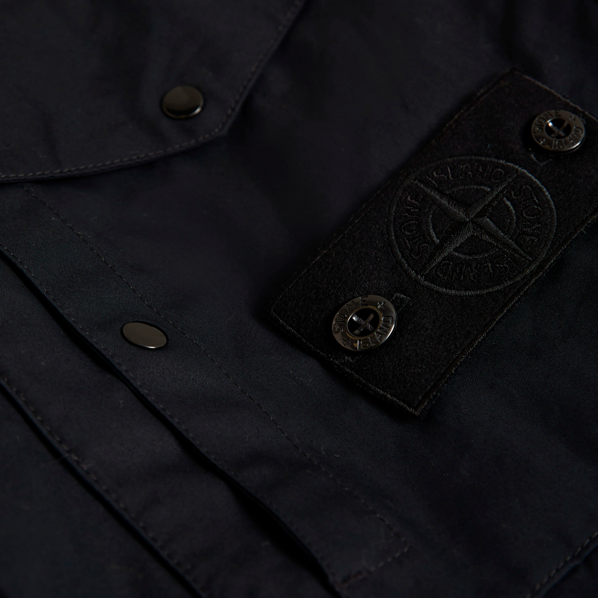 Pantalón Negro Stone Island Cargo Logo Patch Ghost