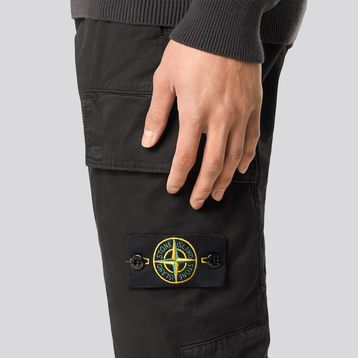 Pantalón Negro Stone Island Logo Patch Double Pocket Skinny