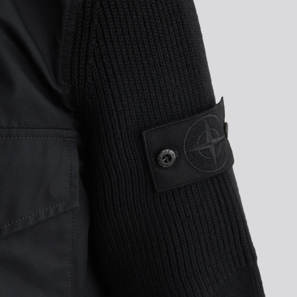 Chaqueta Negra Stone Island Maniche