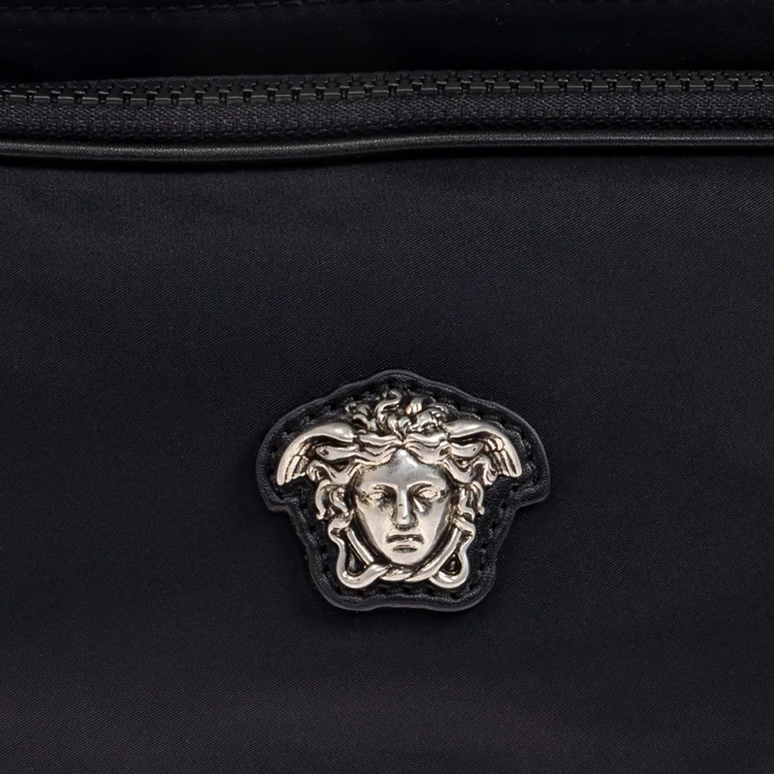 Canguro Negro Versace Medusa