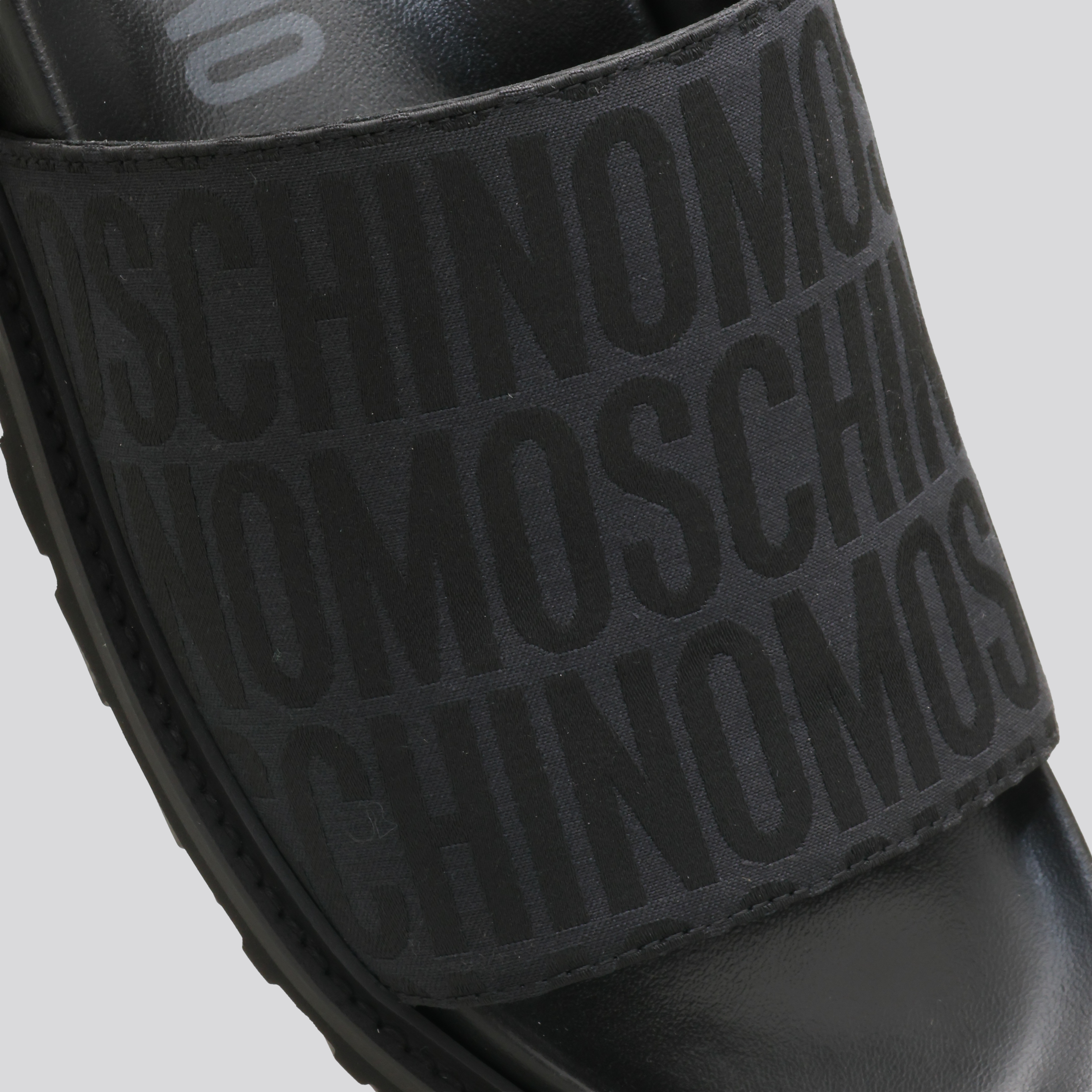 Sandalias Negras Moschino Monogram
