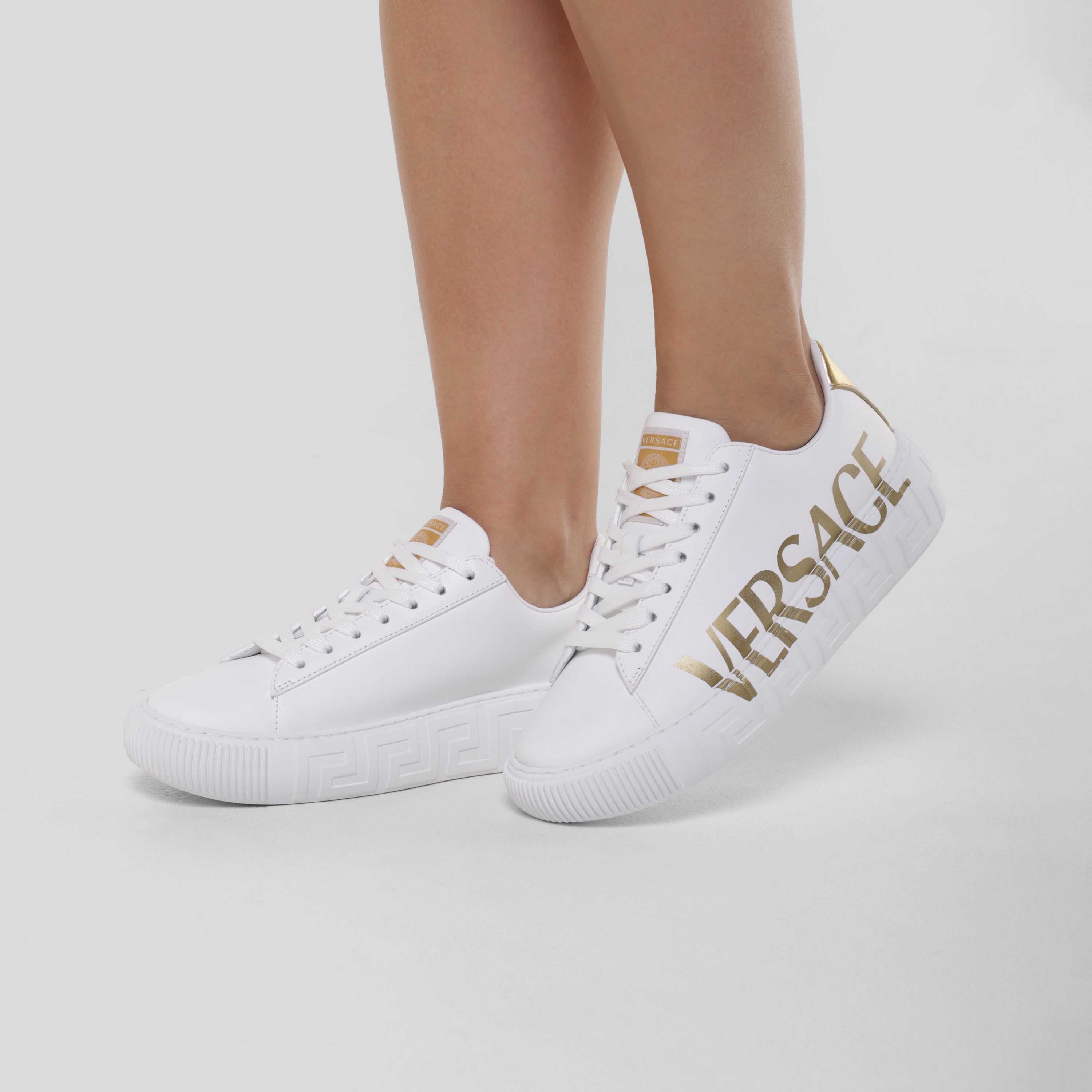 Sneakers Blanco Versace Gold Logo La Greca