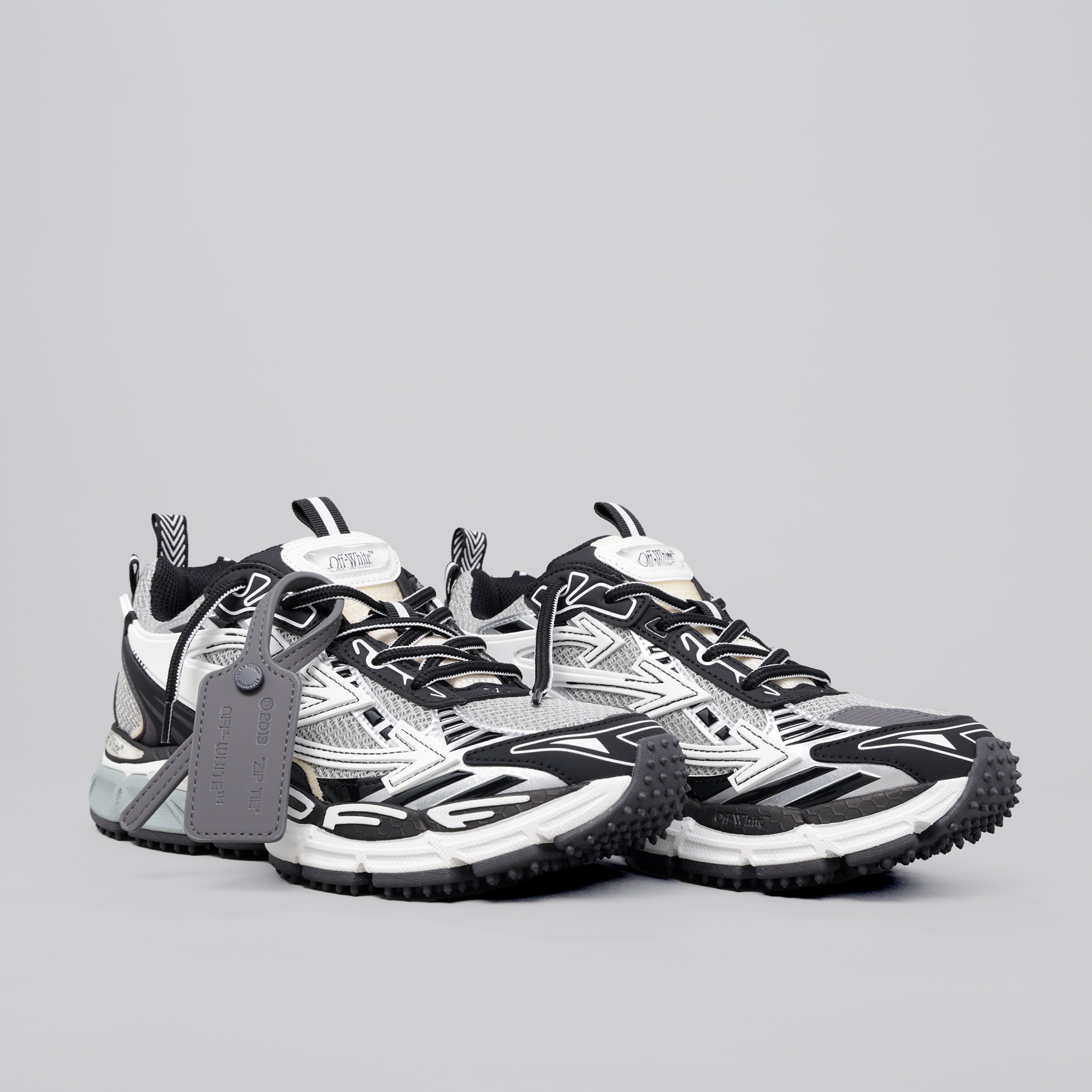 Sneakers  Negro Gris Off-White "Be Right Back"