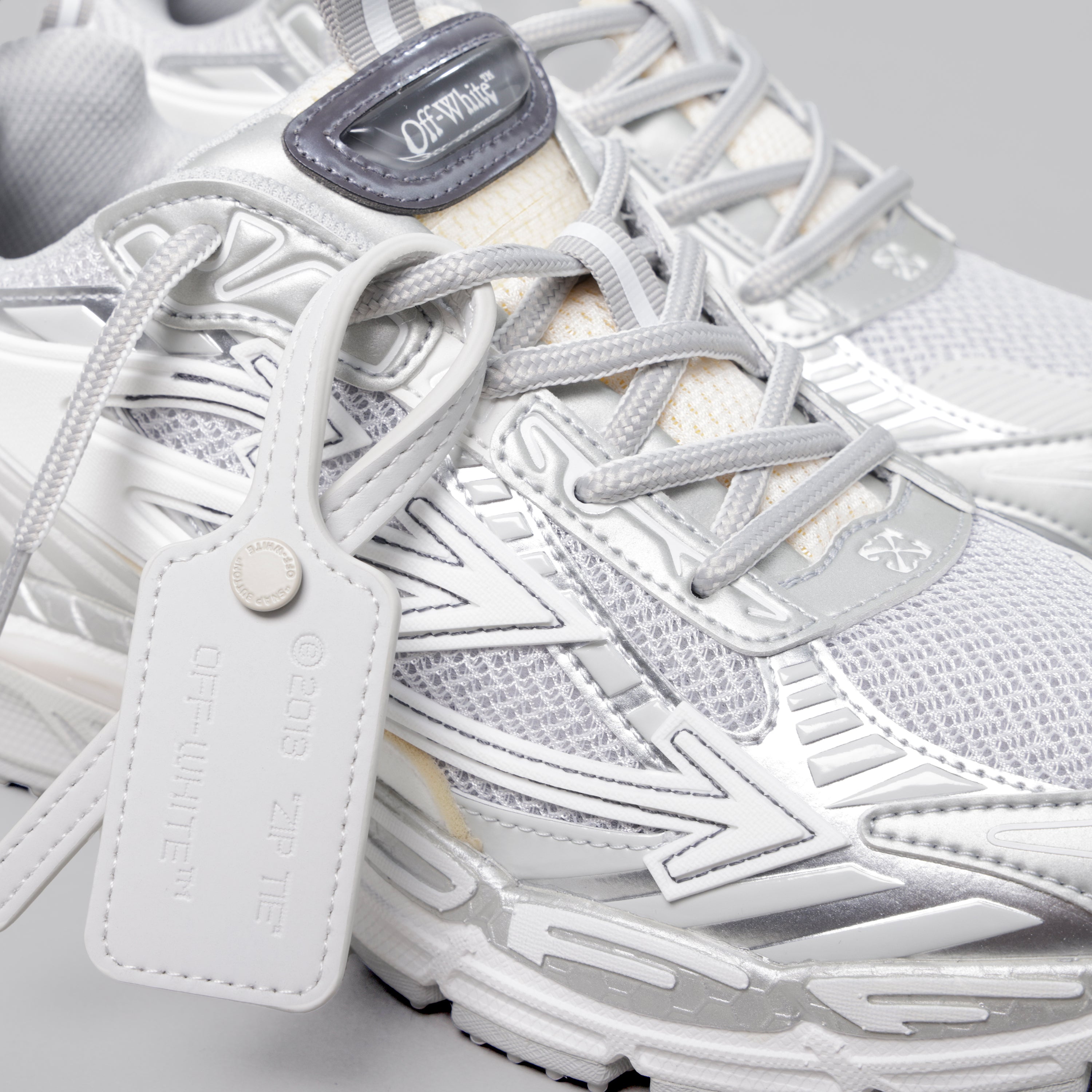 Sneakers Gris Off-White "Be Right Back"