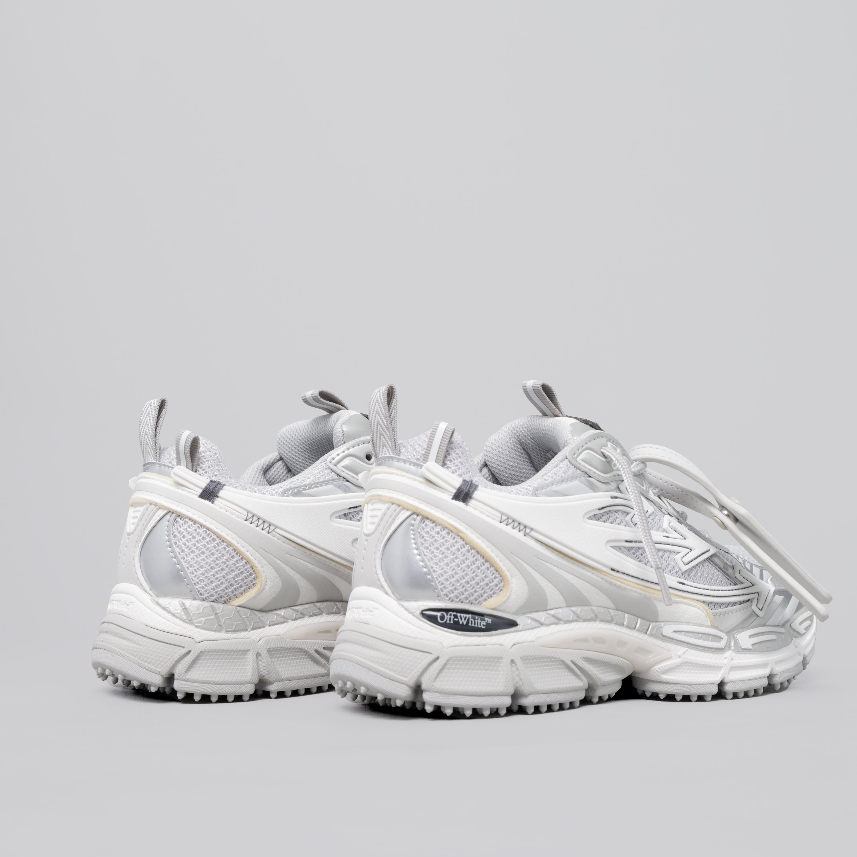 Sneakers Gris Off-White "Be Right Back"