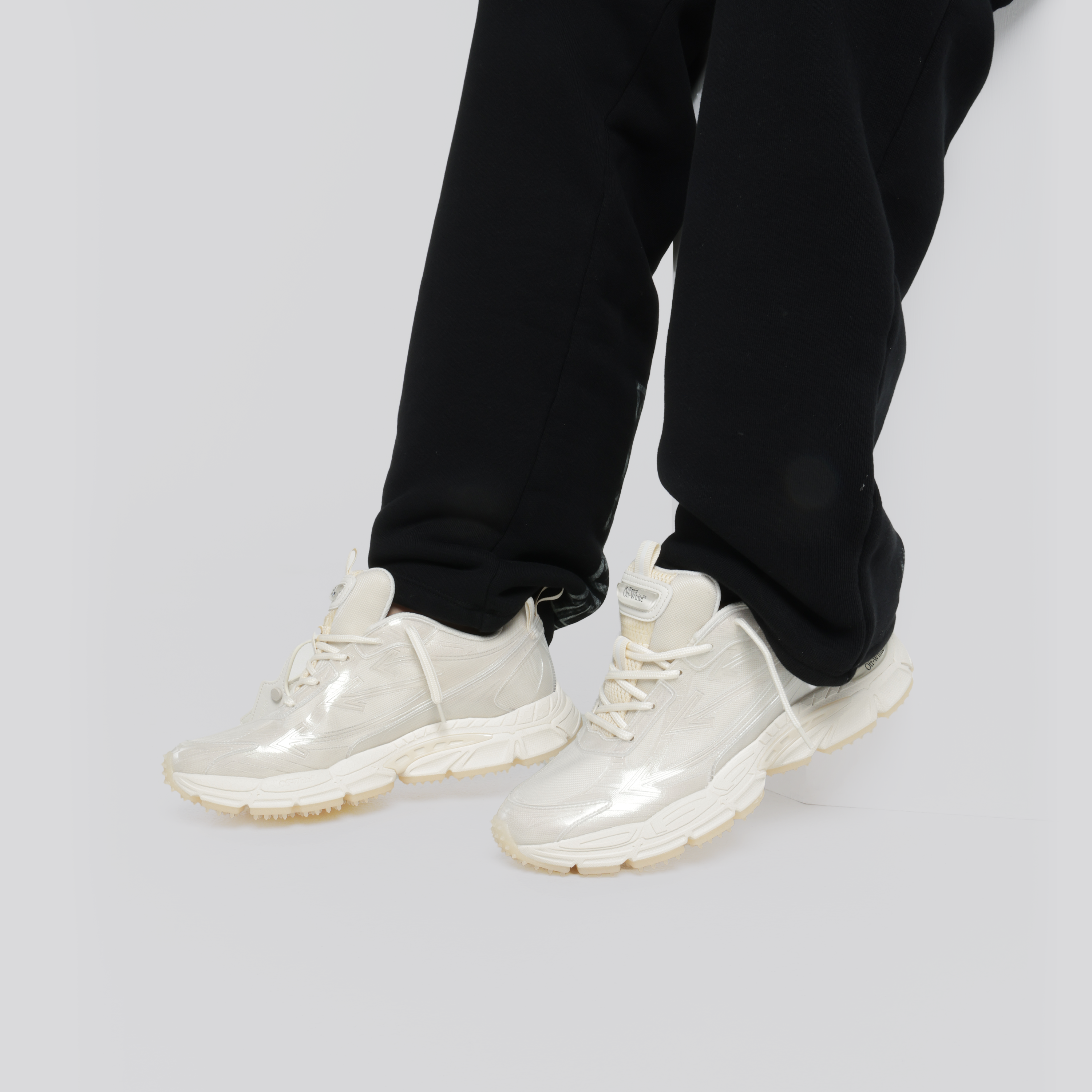 Sneakers Beige Off-White Translucent "Be Right Back"