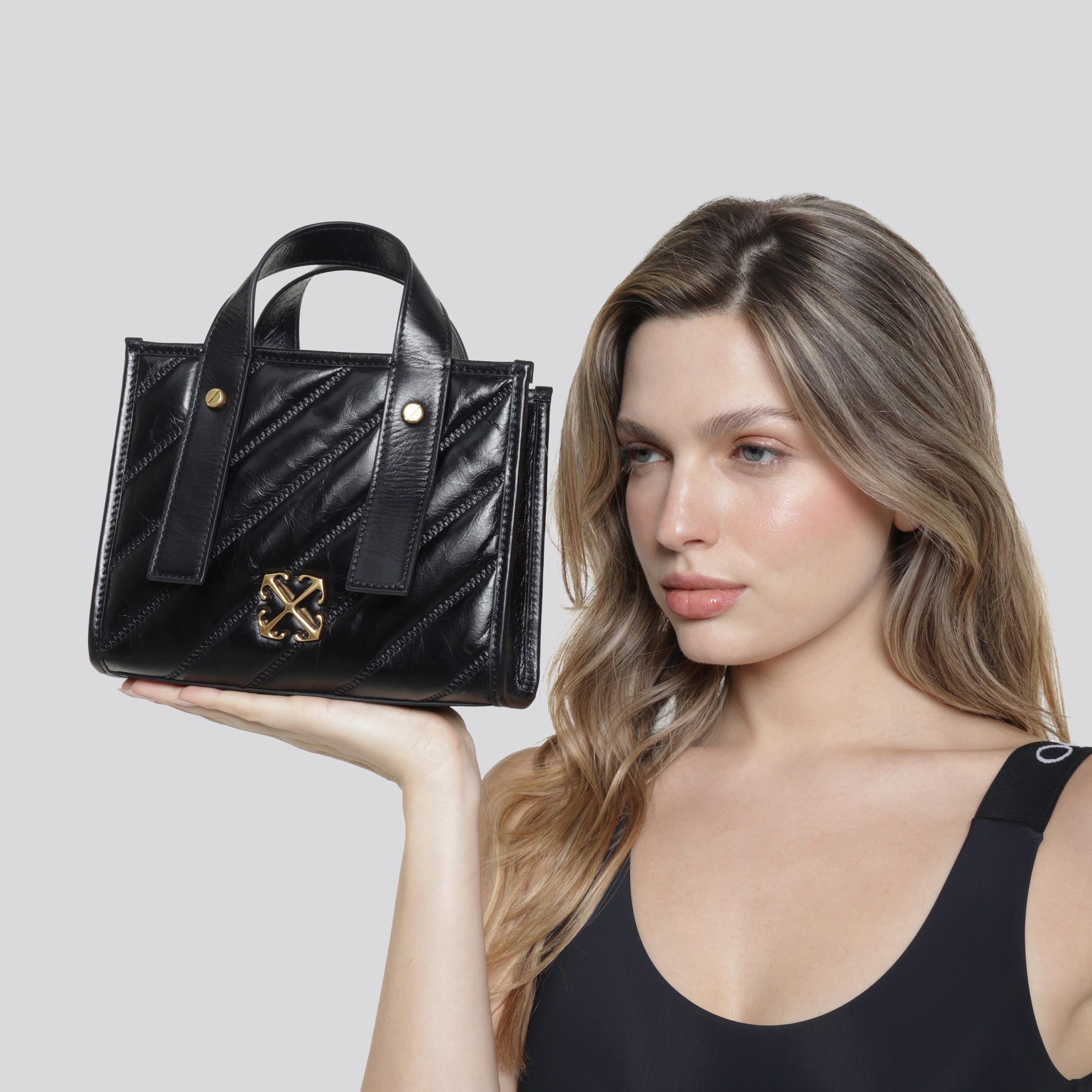 Cartera Negra Off-White Quilting Tote