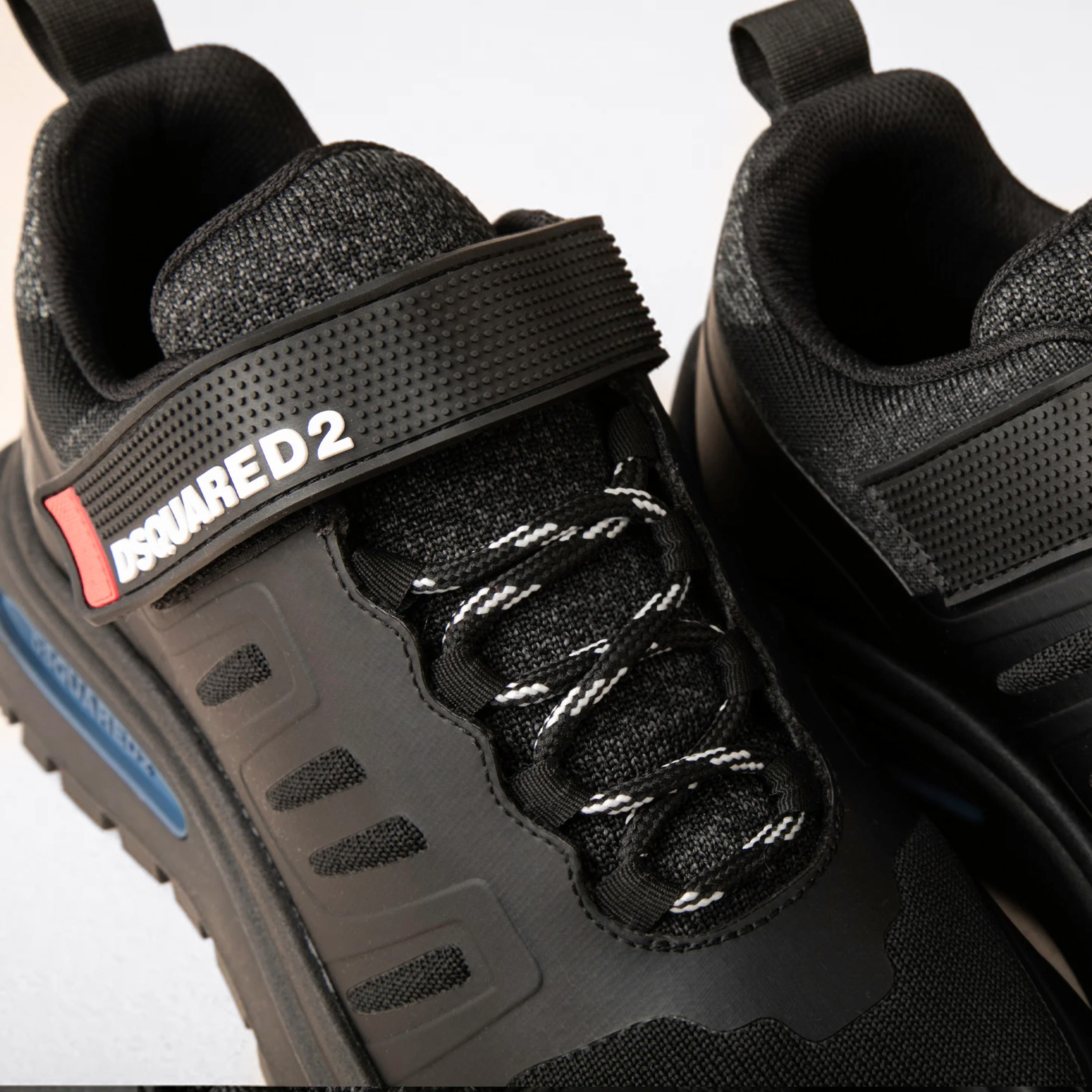 Sneakers Negro Dsquared2 Etiqueta