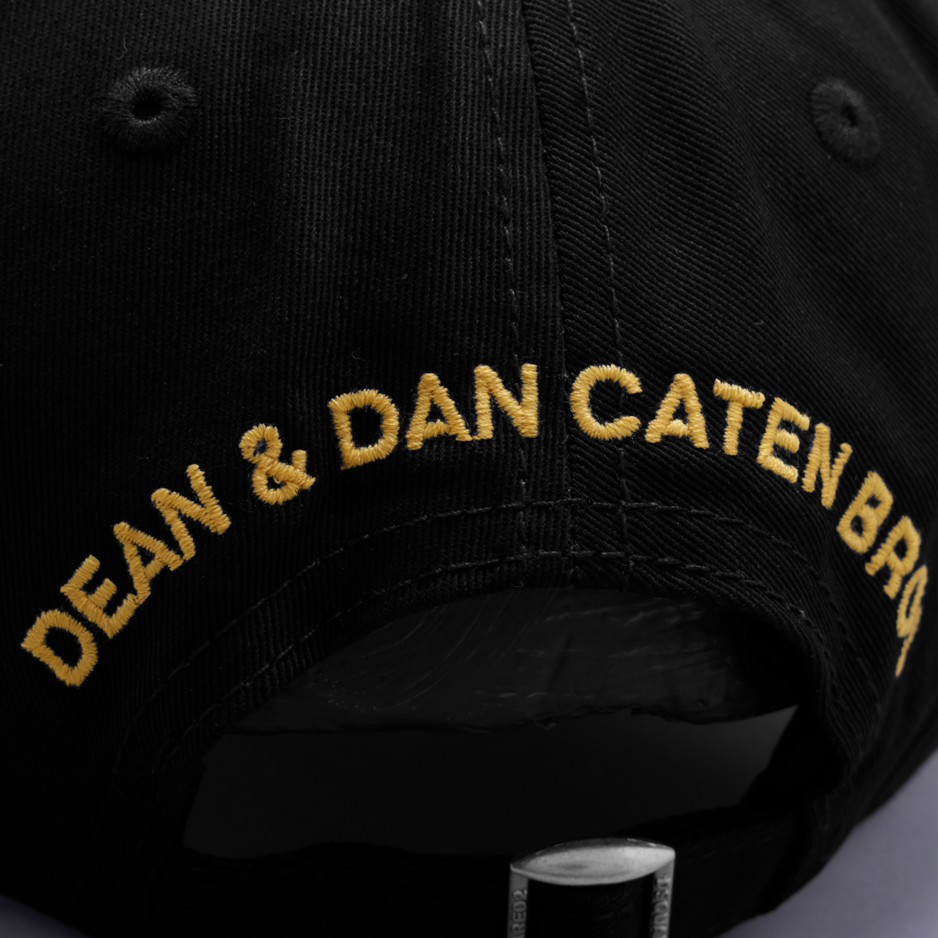 Gorra Negra Dsquared2 Mother Fucker