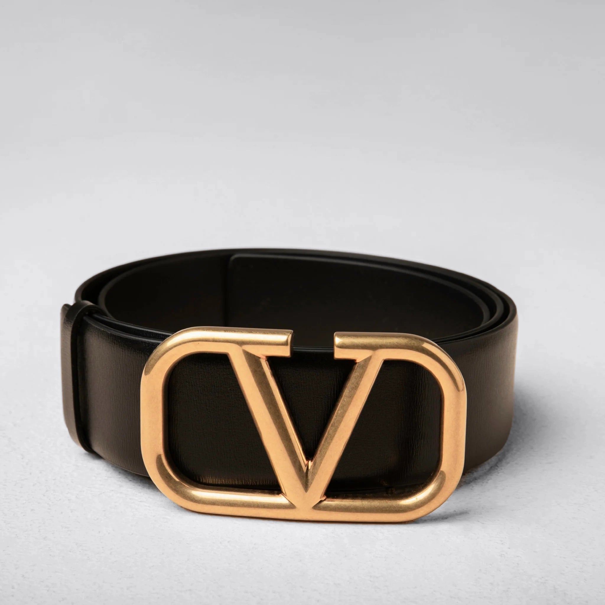 Cinturón Negro Oro Valentino Vlogo