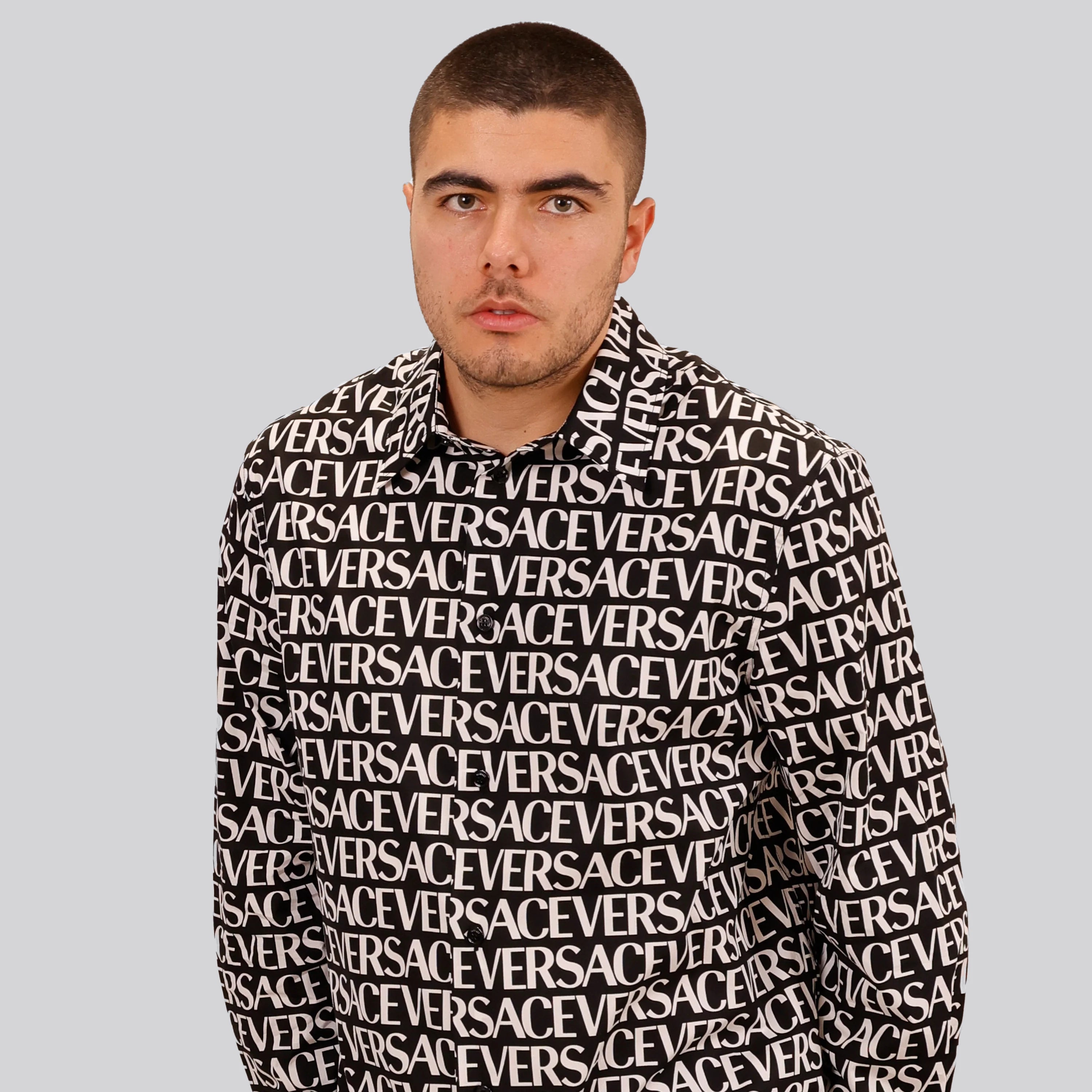 Camisa Negra Versace La Greca Signature