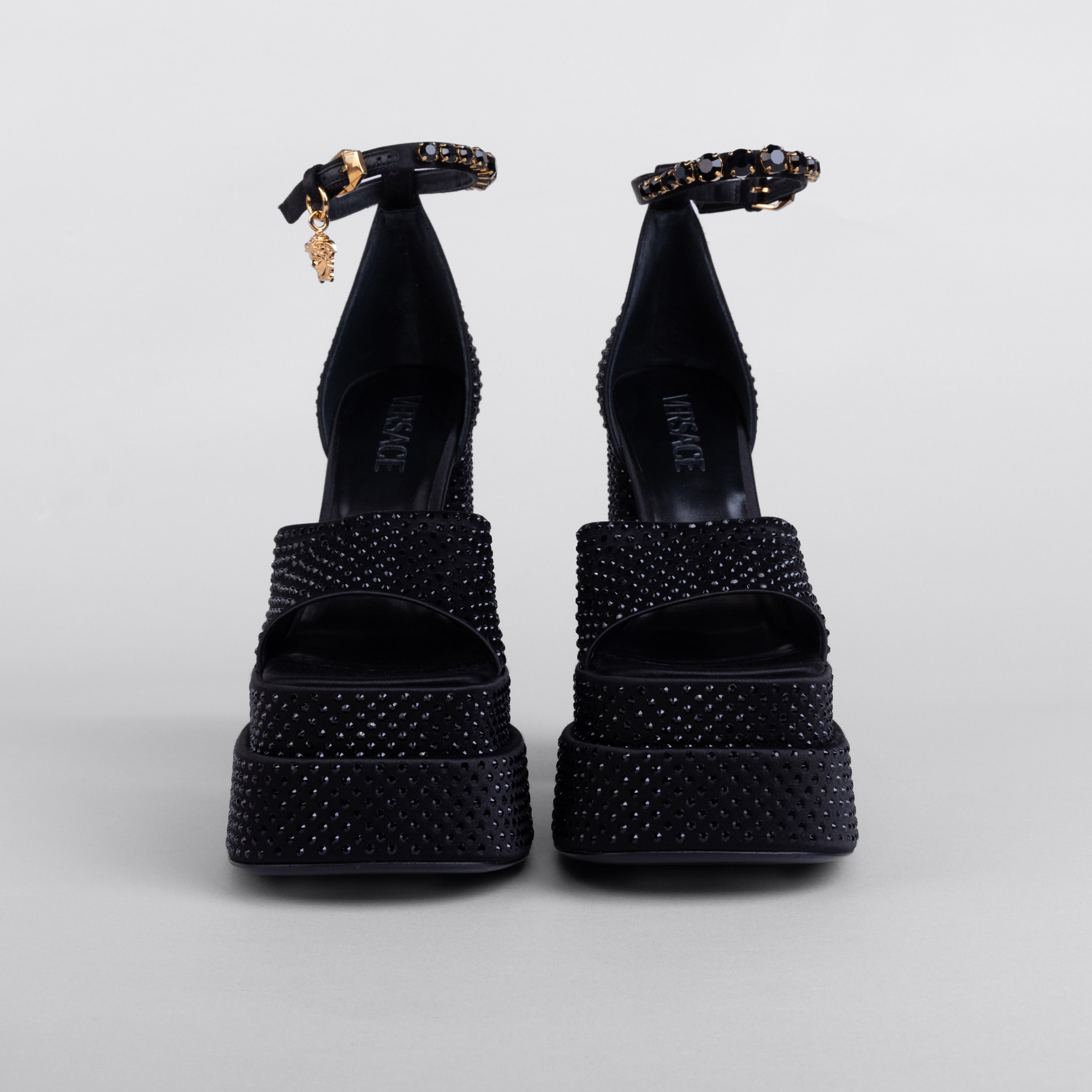Tacones Negros Versace Swarovski Medusa Aevitas / Intrico 155 mm