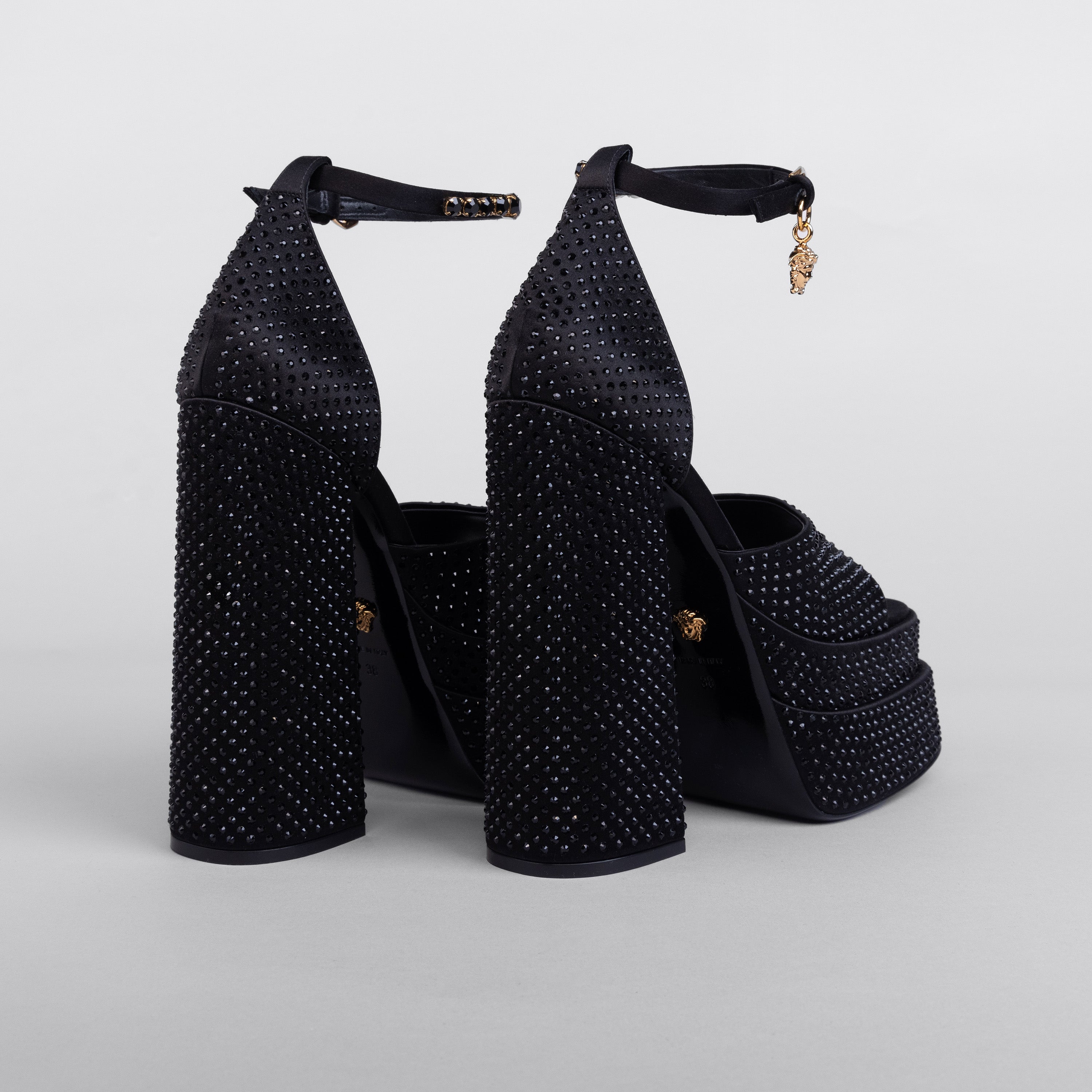 Tacones Negros Versace Swarovski Medusa Aevitas / Intrico 155 mm