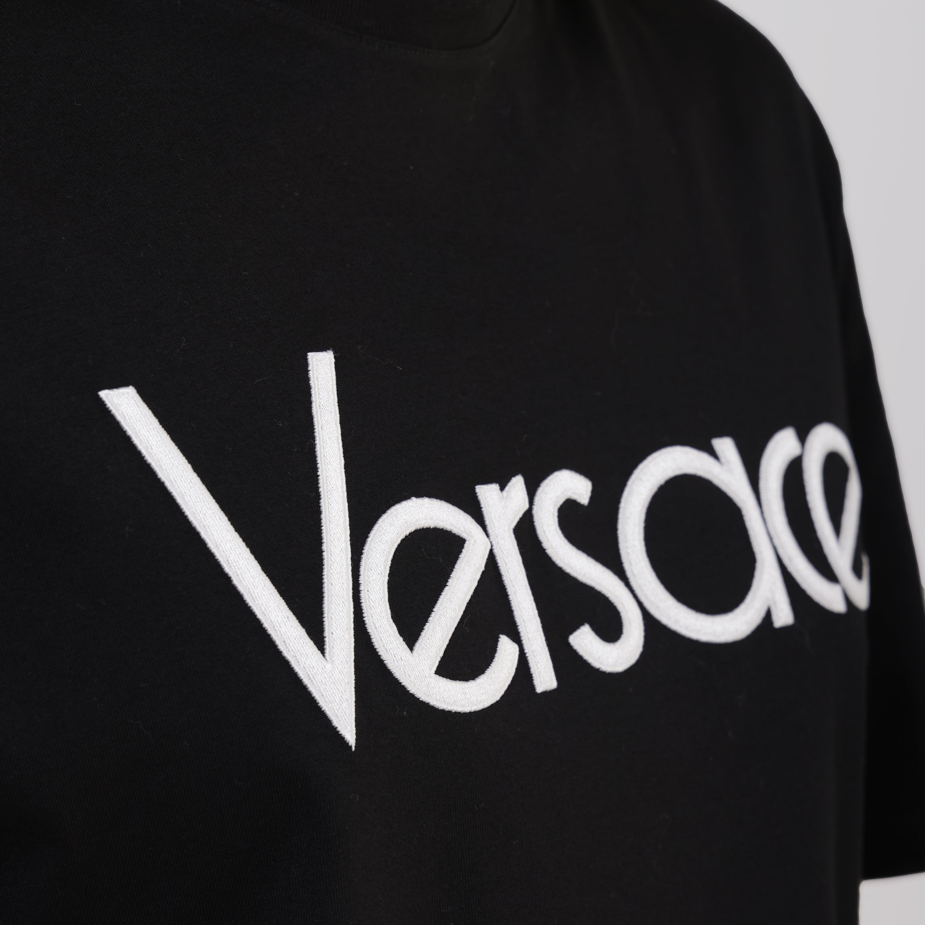 Camiseta Negra Versace Logo