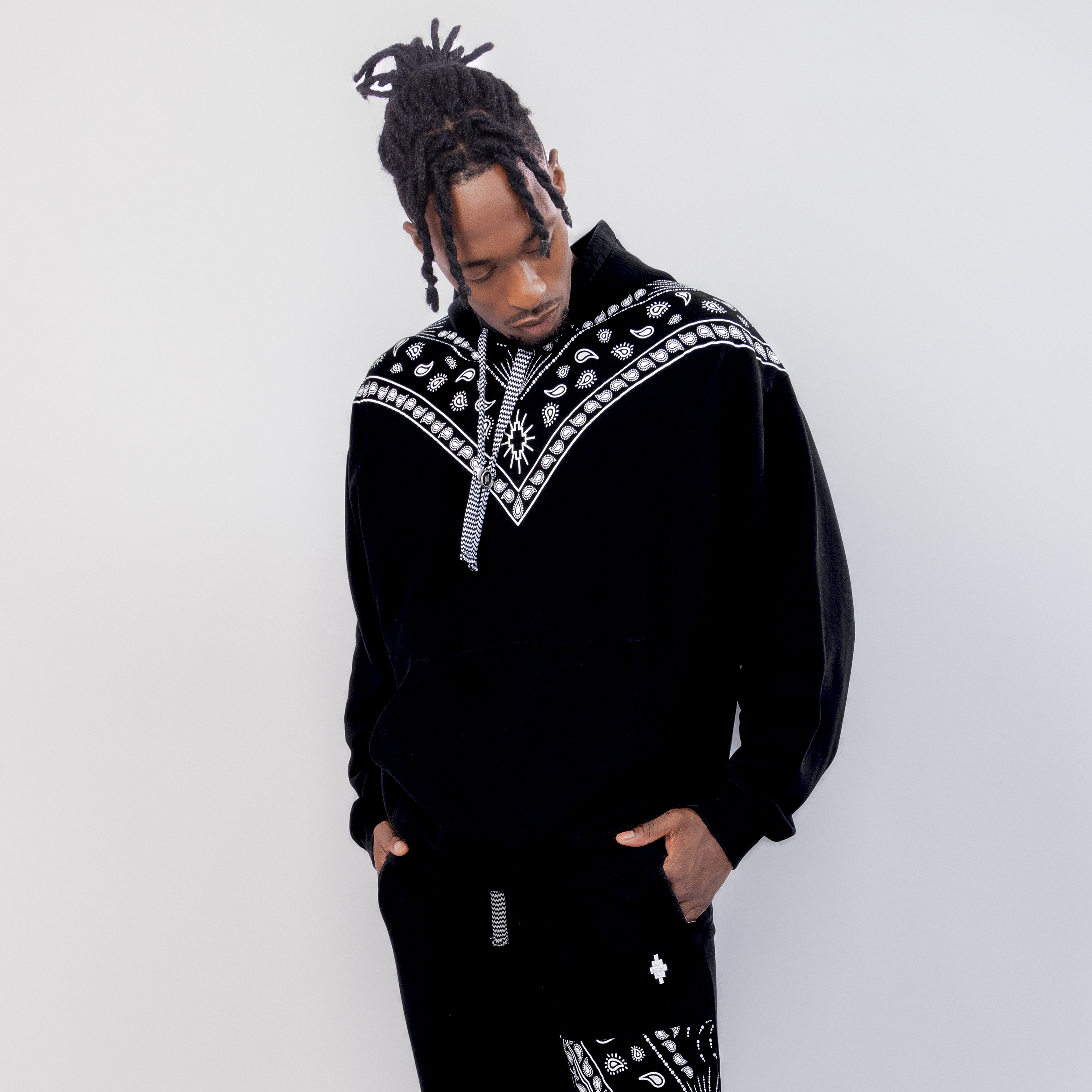 Buzo Tipo Hoodie Negro Marcelo Burlon Bandana