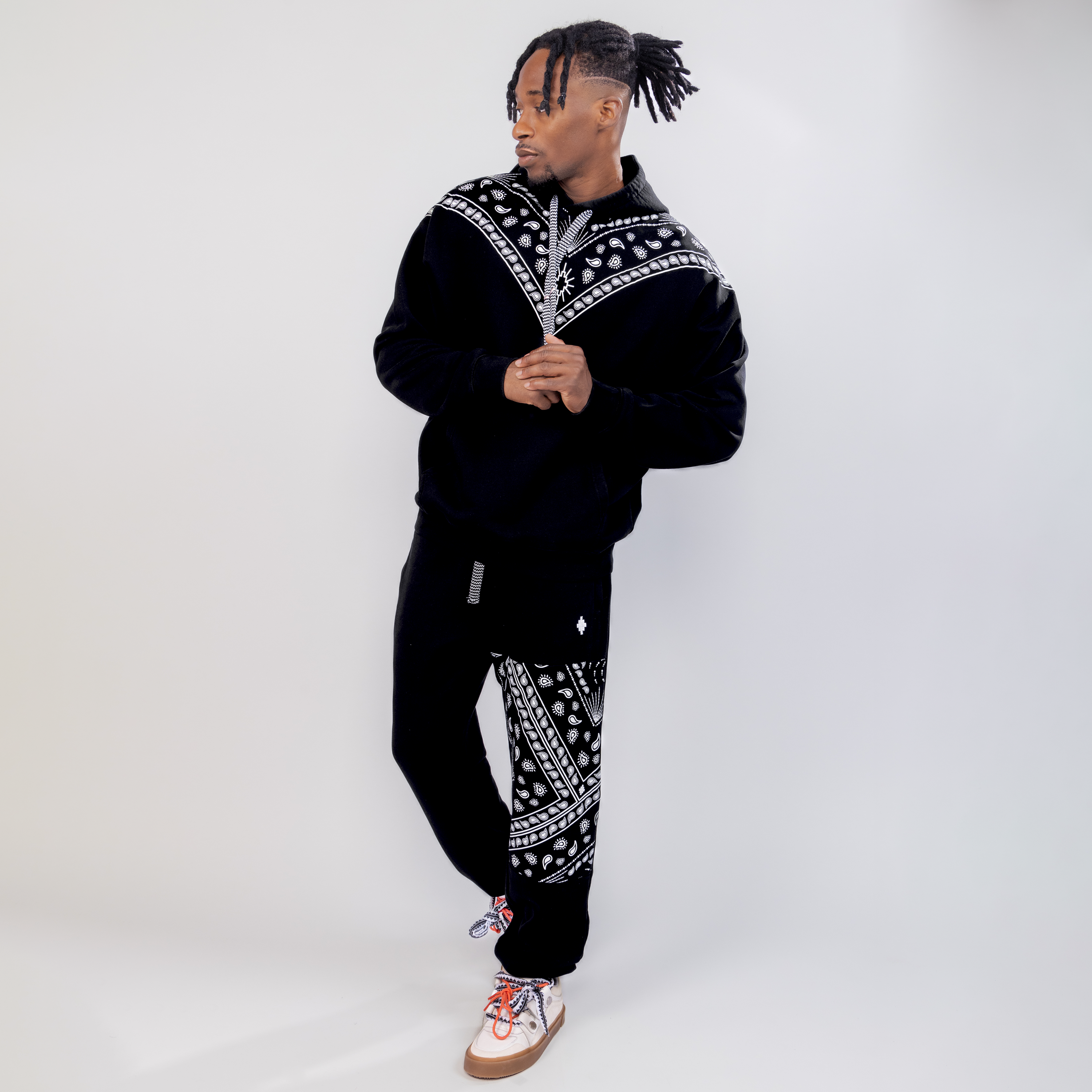 Jogger Negro Marcelo Burlon Bandana