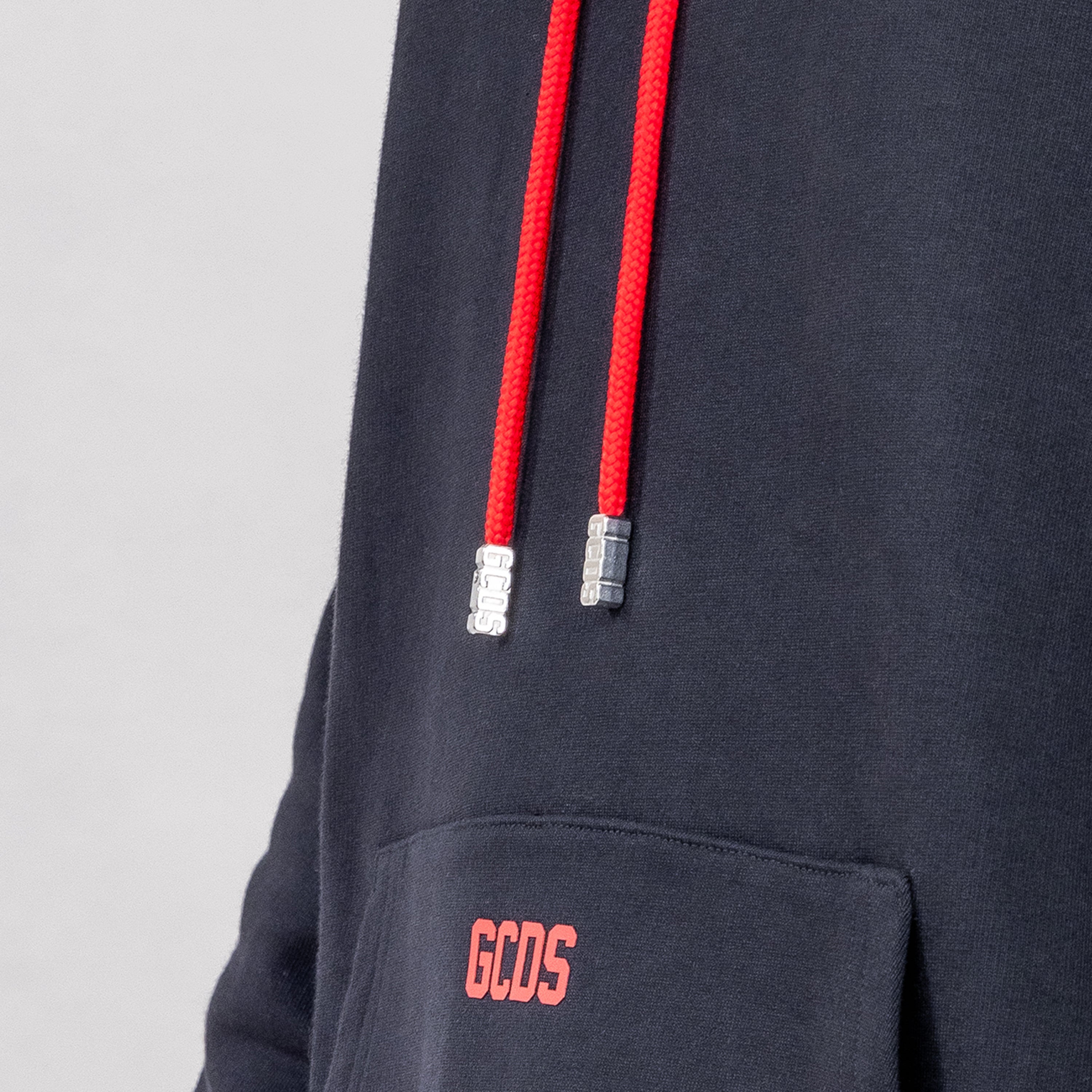 Buzo Tipo Hoodie Negro GCDS Rojo Logo