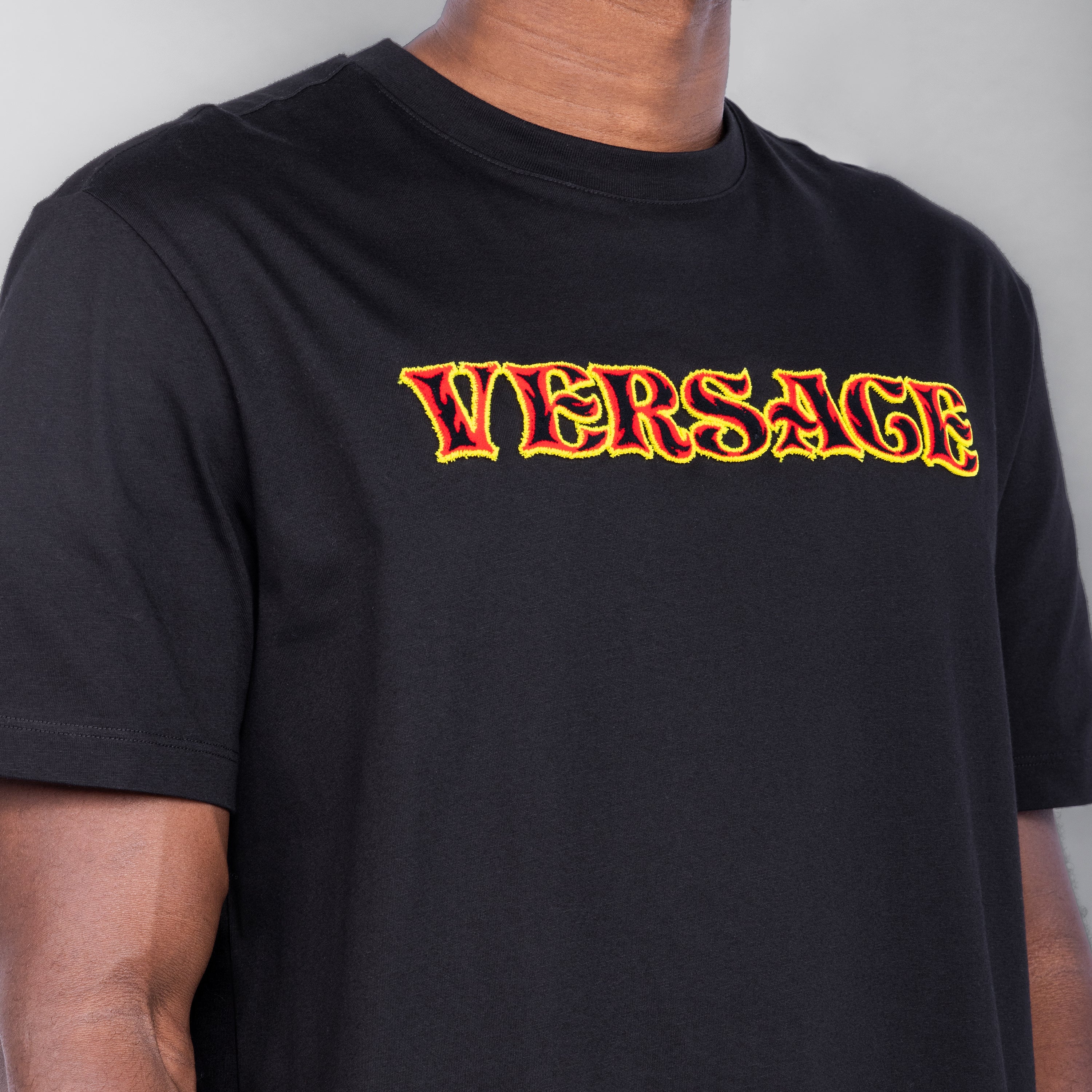 Camiseta Negra Versace Fire Logo