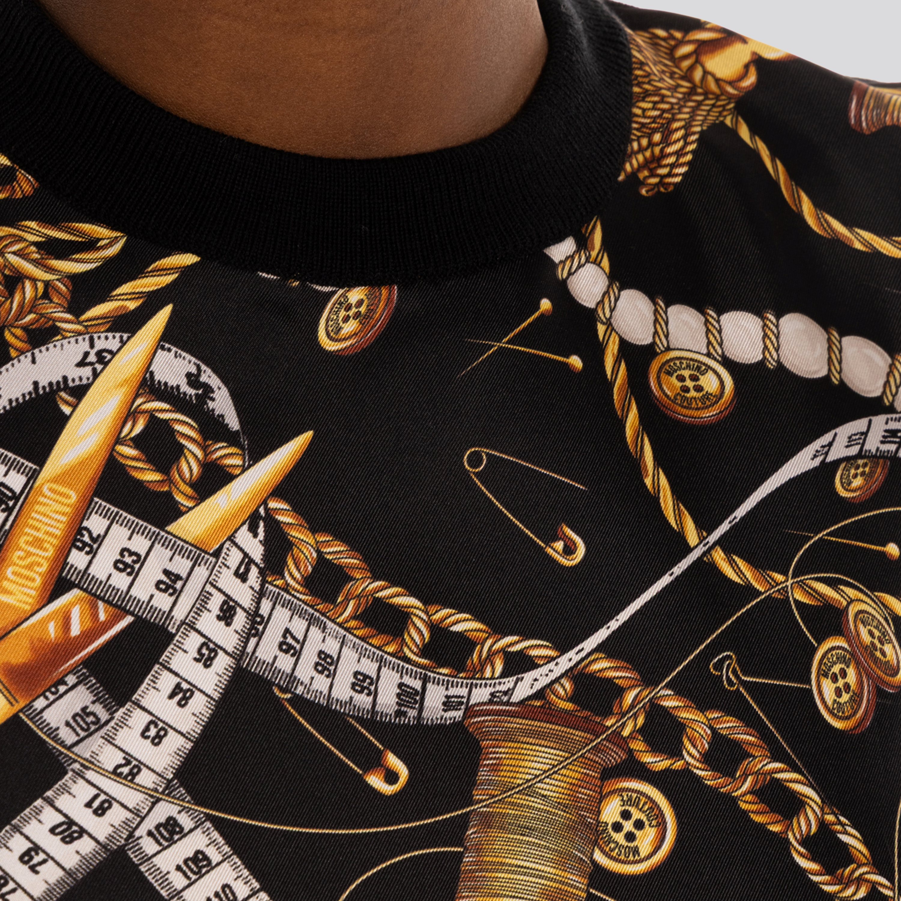 Camiseta Negra Moschino Taylor