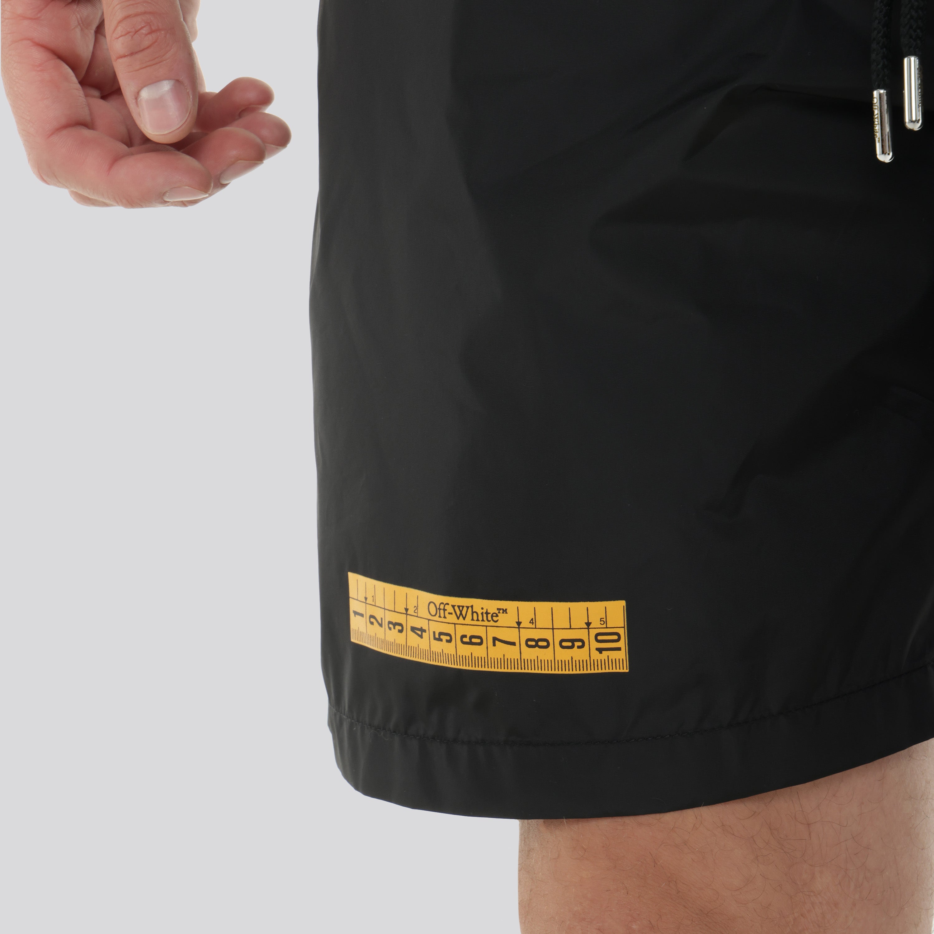 Pantaloneta Negra Off White Tape Surfer