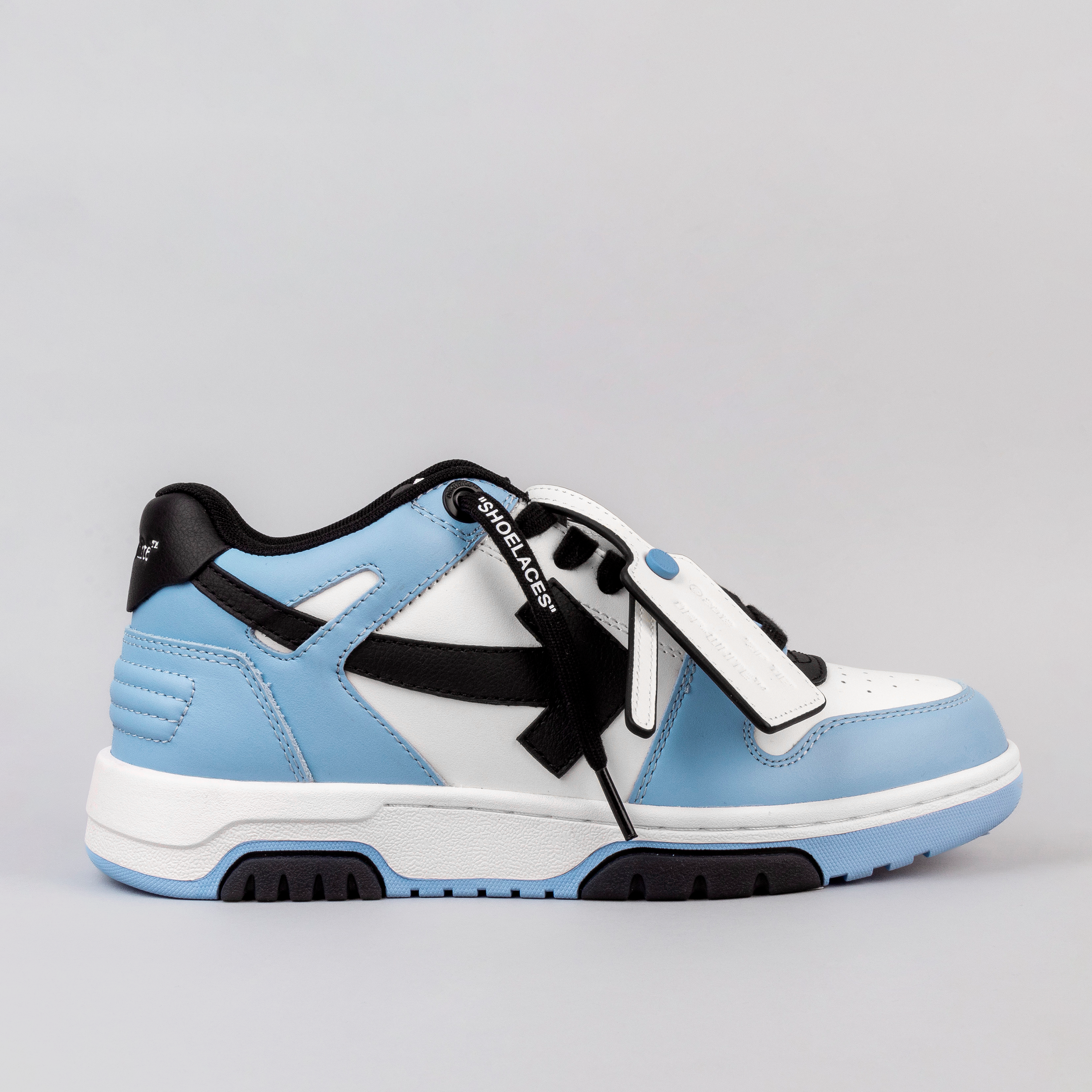 Sneakers Celeste Off-White Negro Off-White "OOO"