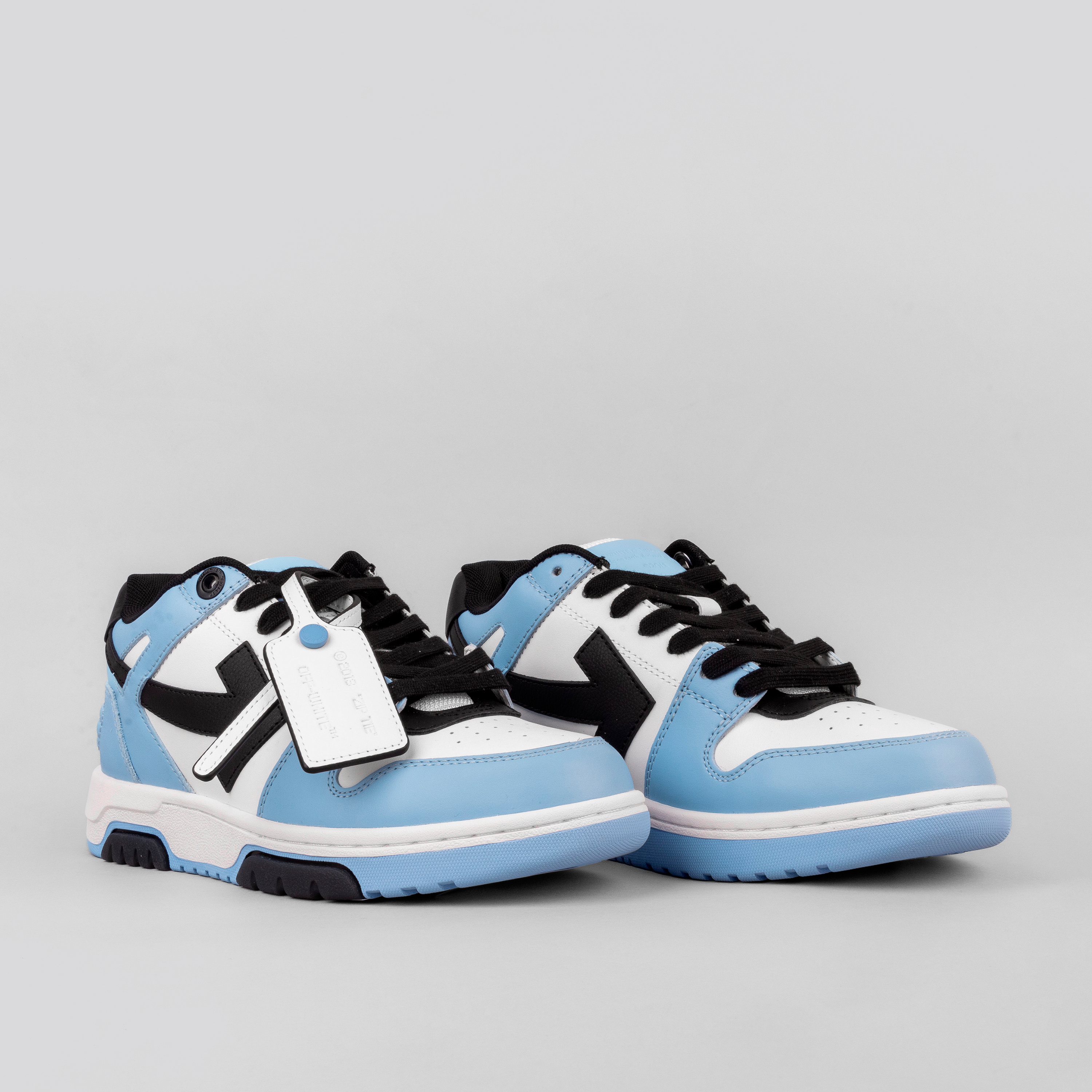 Sneakers Celeste Off-White Negro Off-White "OOO"