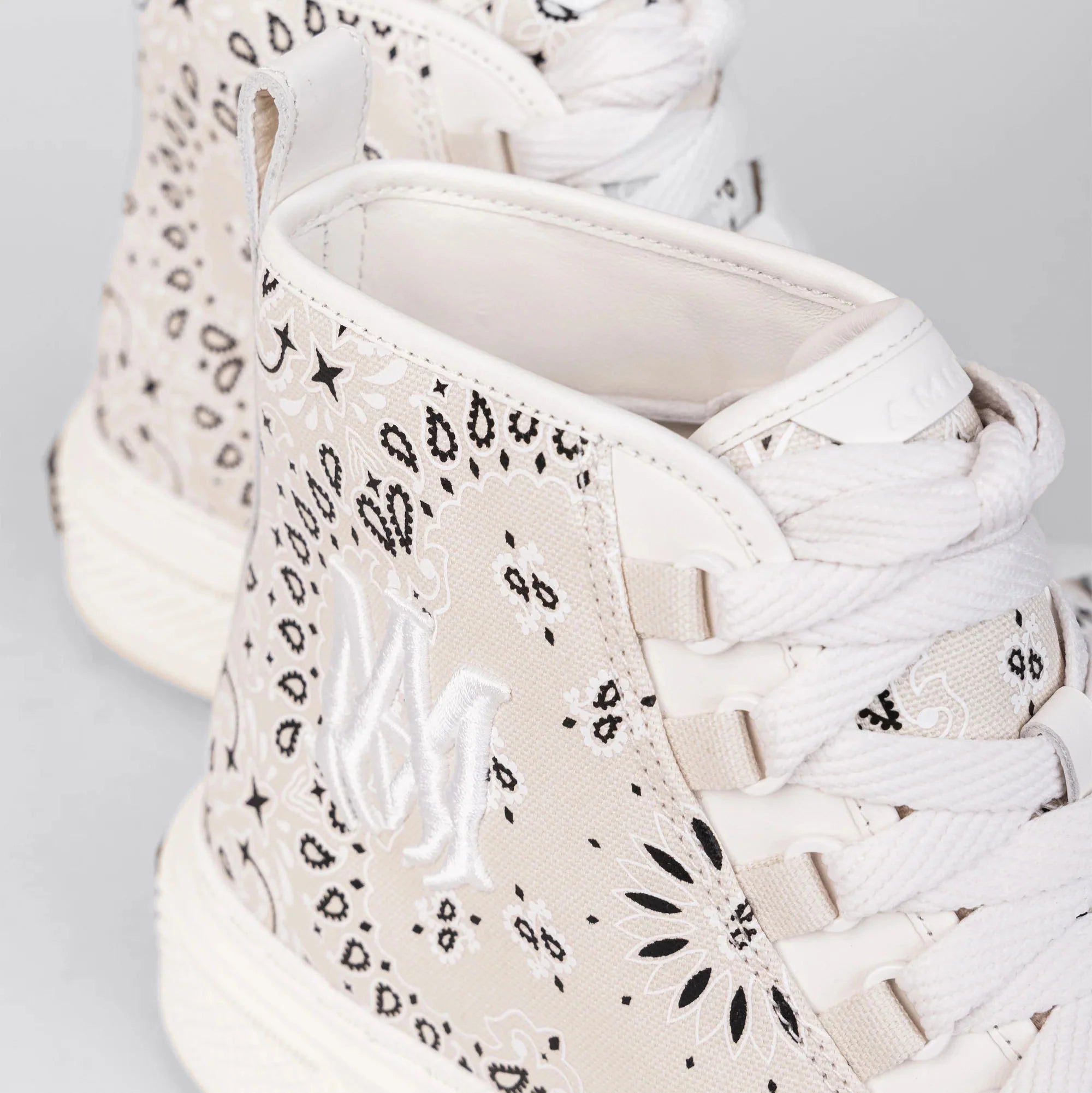 Sneakers High Top Beige AMIRI Bandana