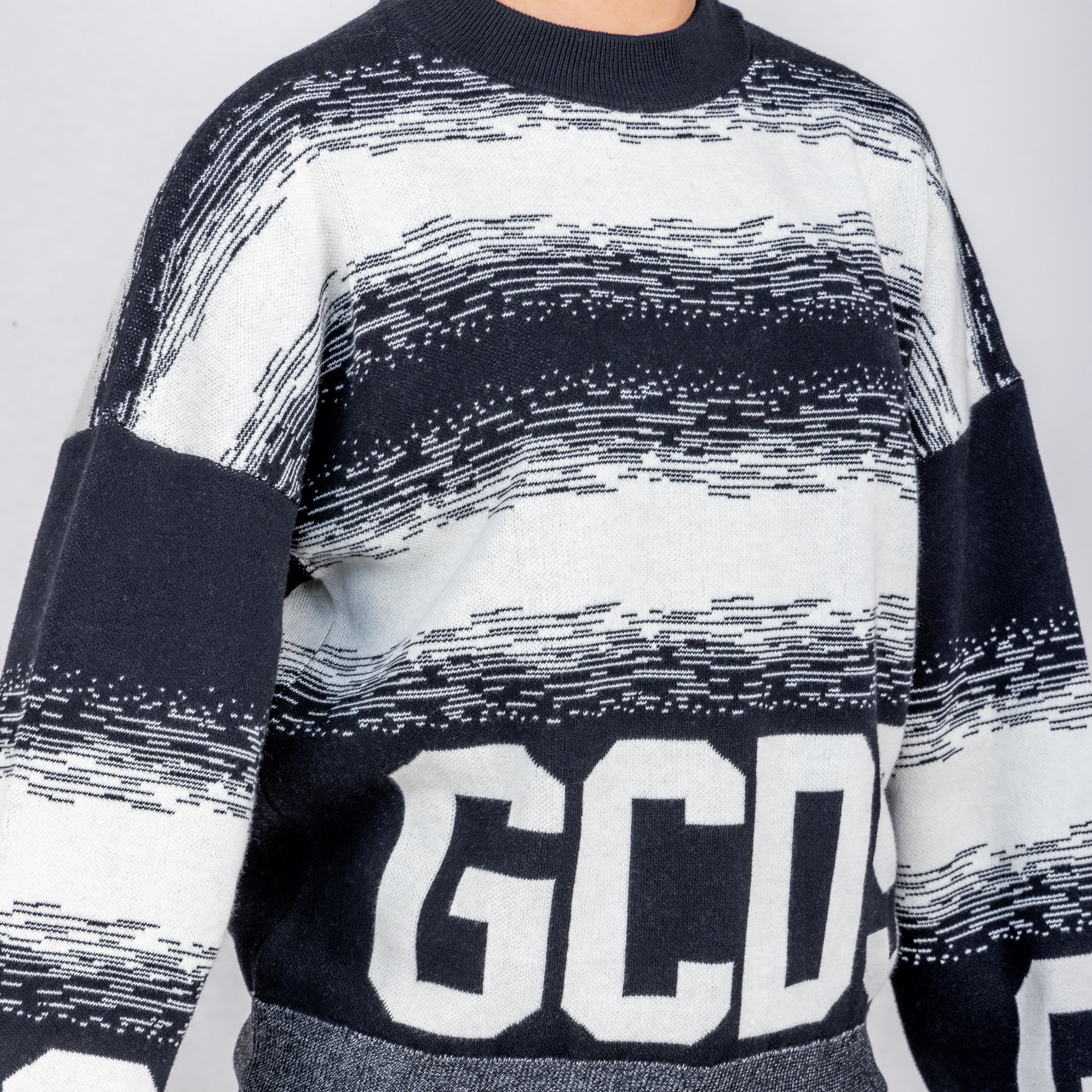 Suéter Negro GCDS Lines