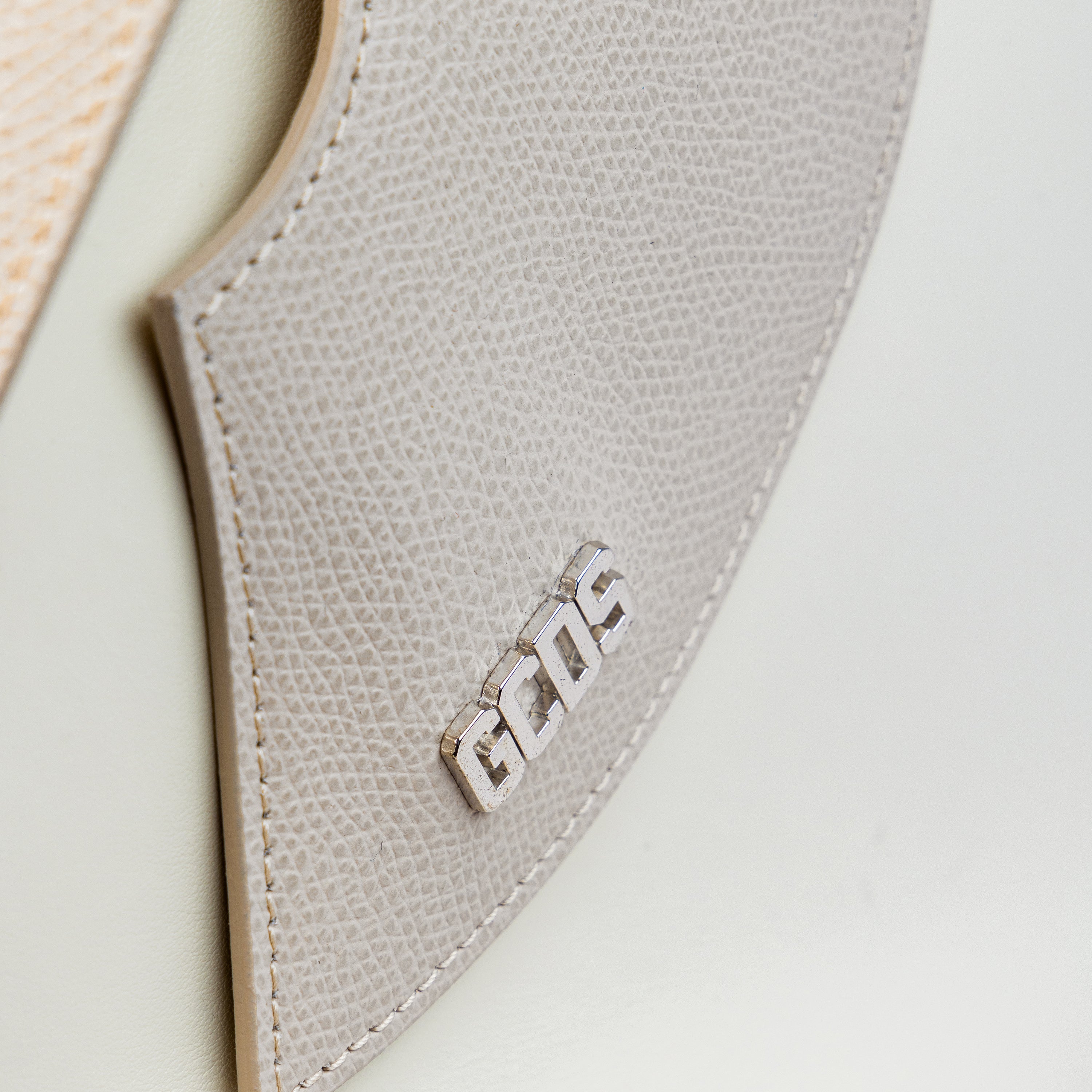 Cartera Blanca GCDS Medium Comma