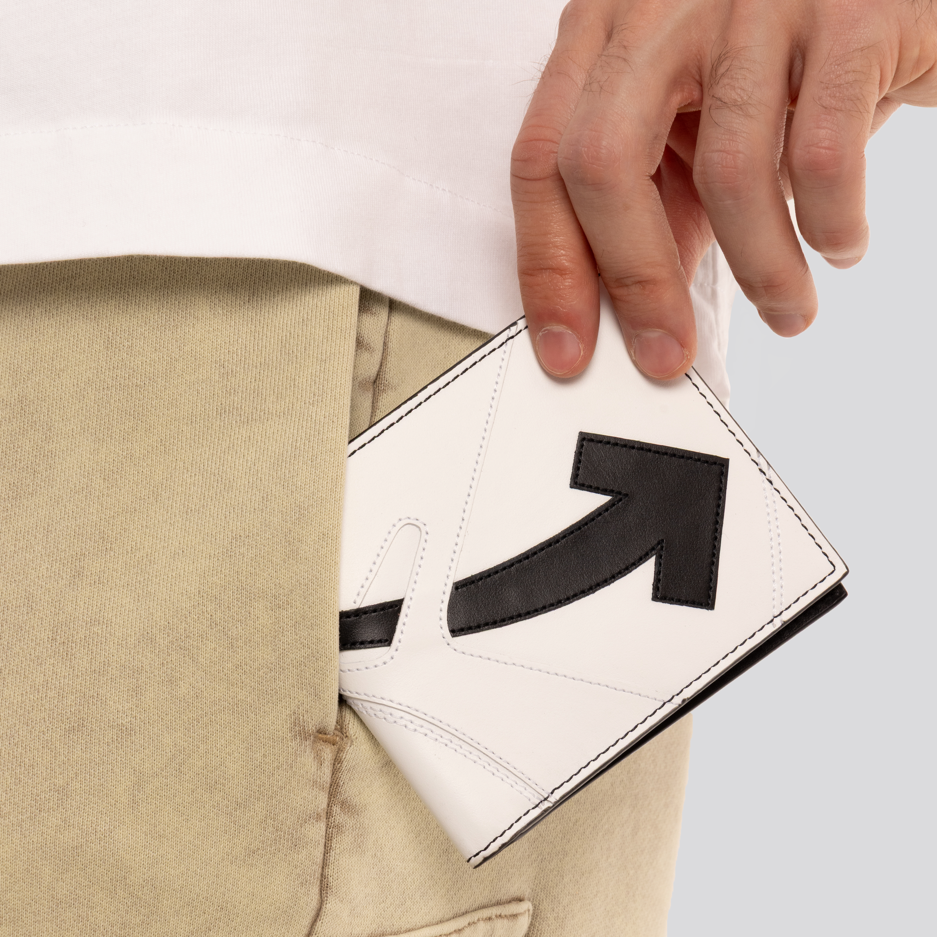 Billetera Negra Off-White OOO Bifold